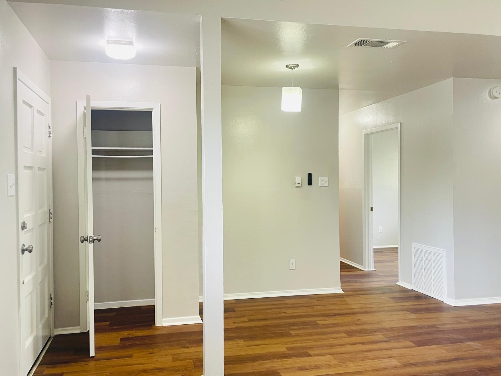 1905 Brookview Drive Arlington TX 76010