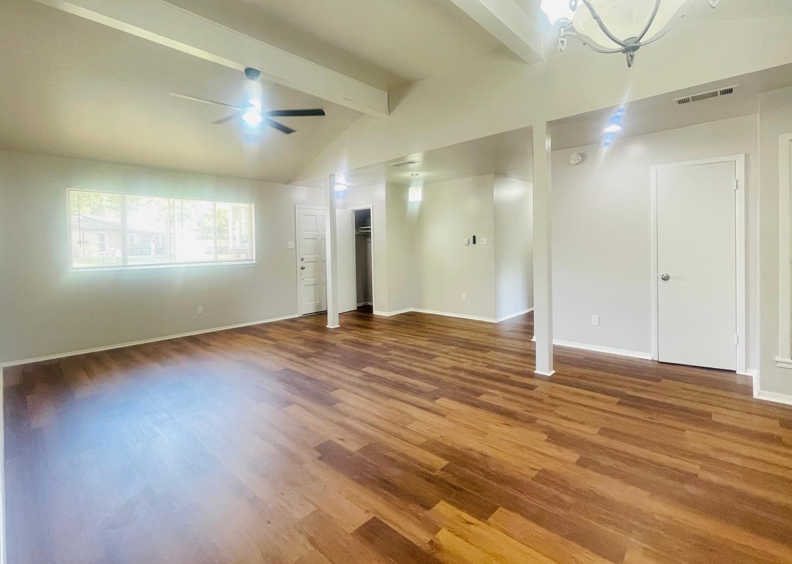 1905 Brookview Drive Arlington TX 76010