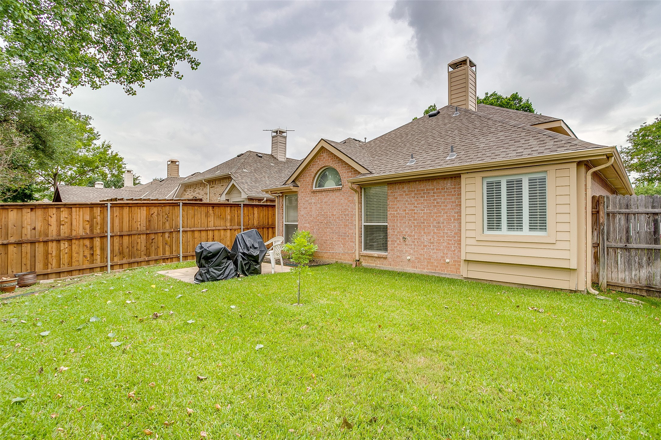 1936 Canterbury Drive Bedford TX 76021
