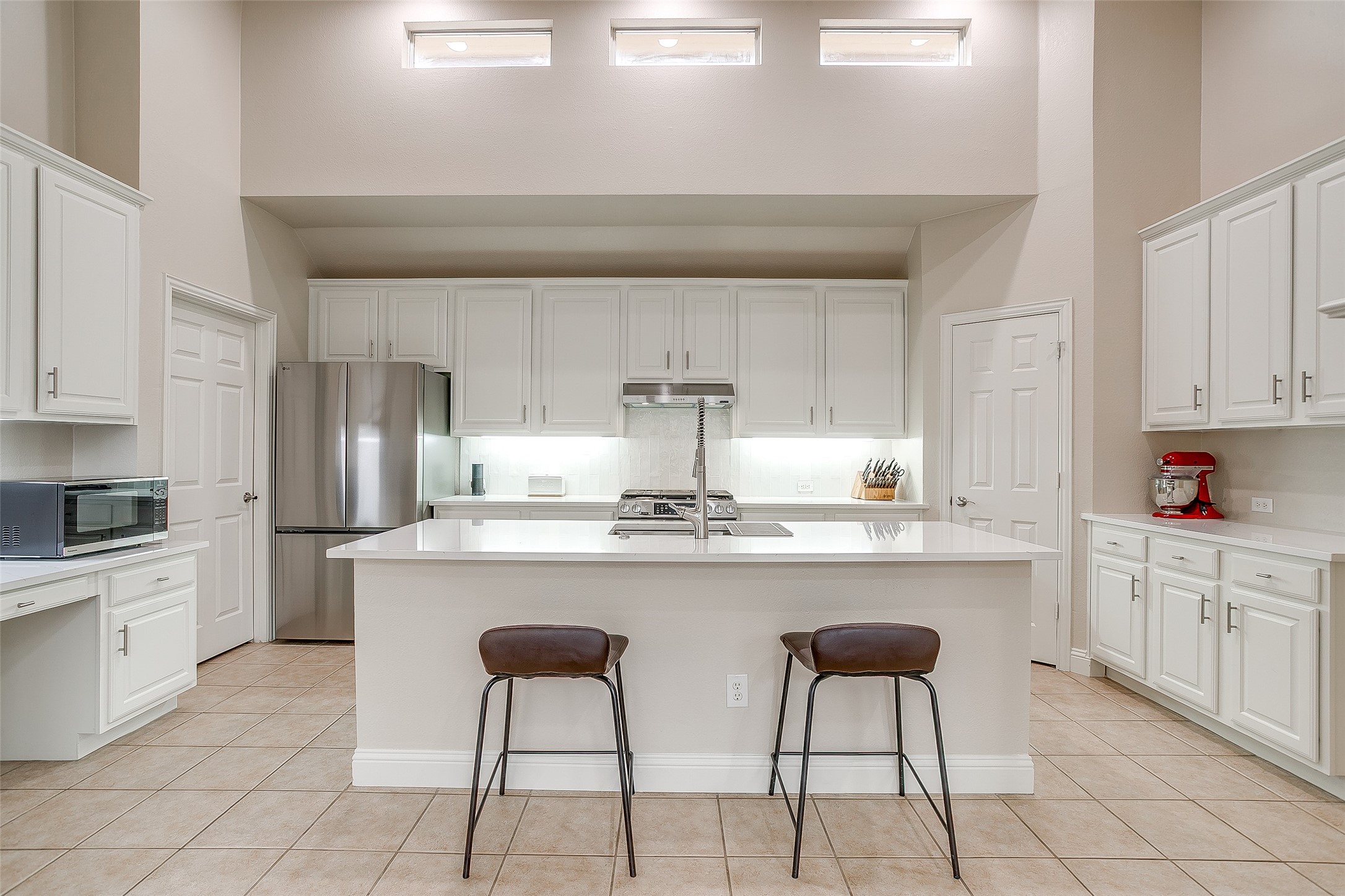 1936 Canterbury Drive Bedford TX 76021