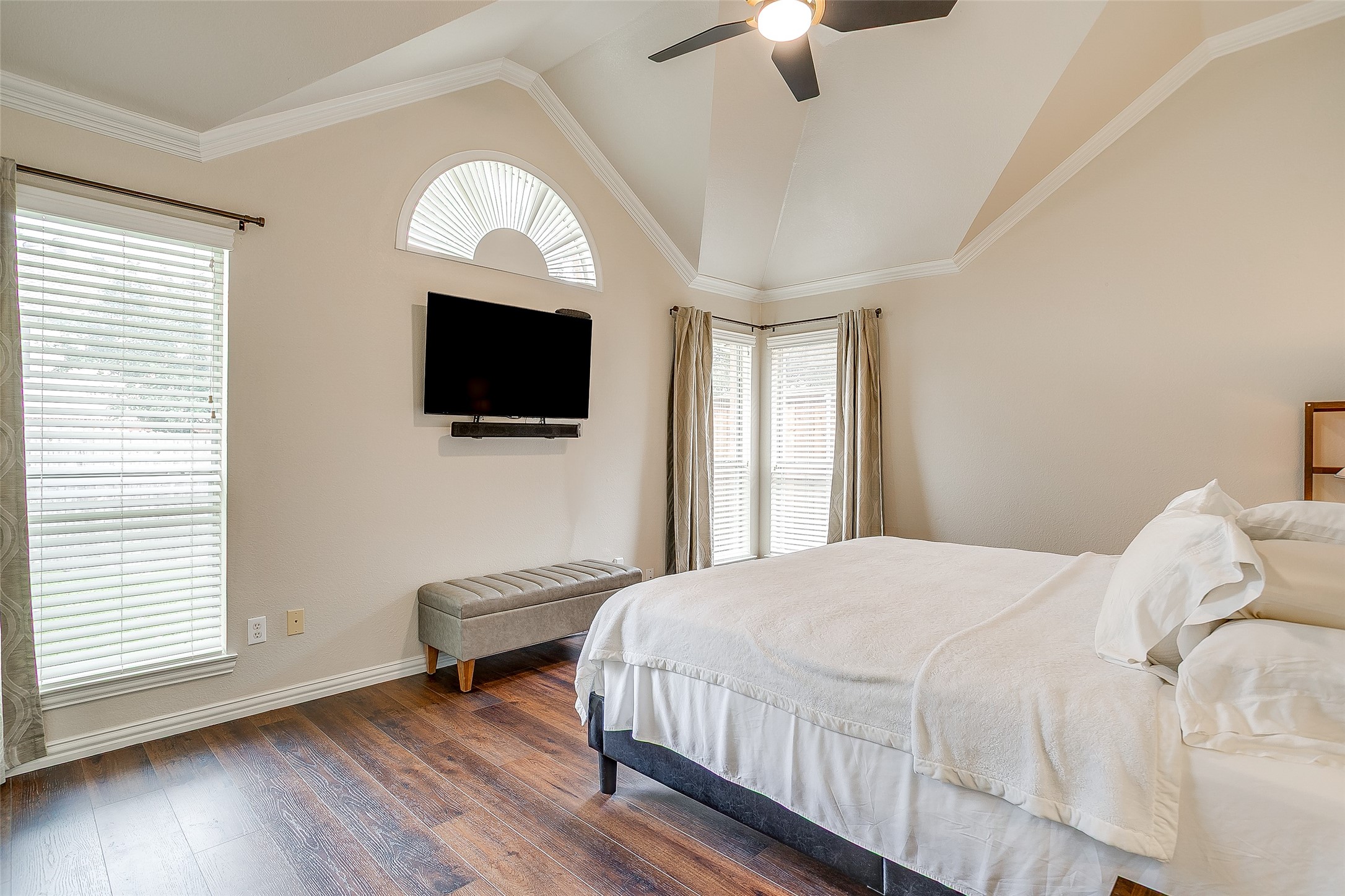1936 Canterbury Drive Bedford TX 76021