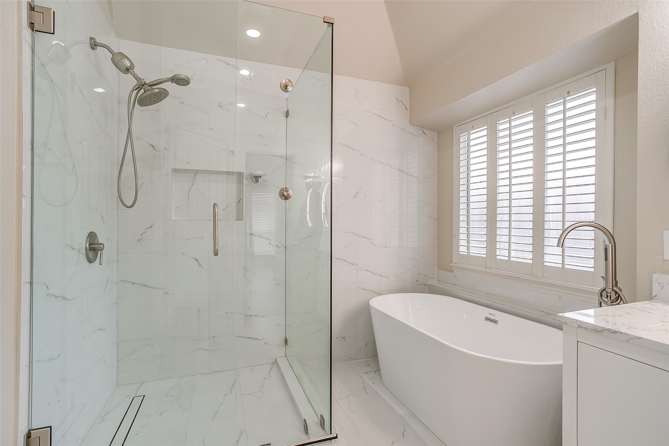 1936 Canterbury Drive Bedford TX 76021
