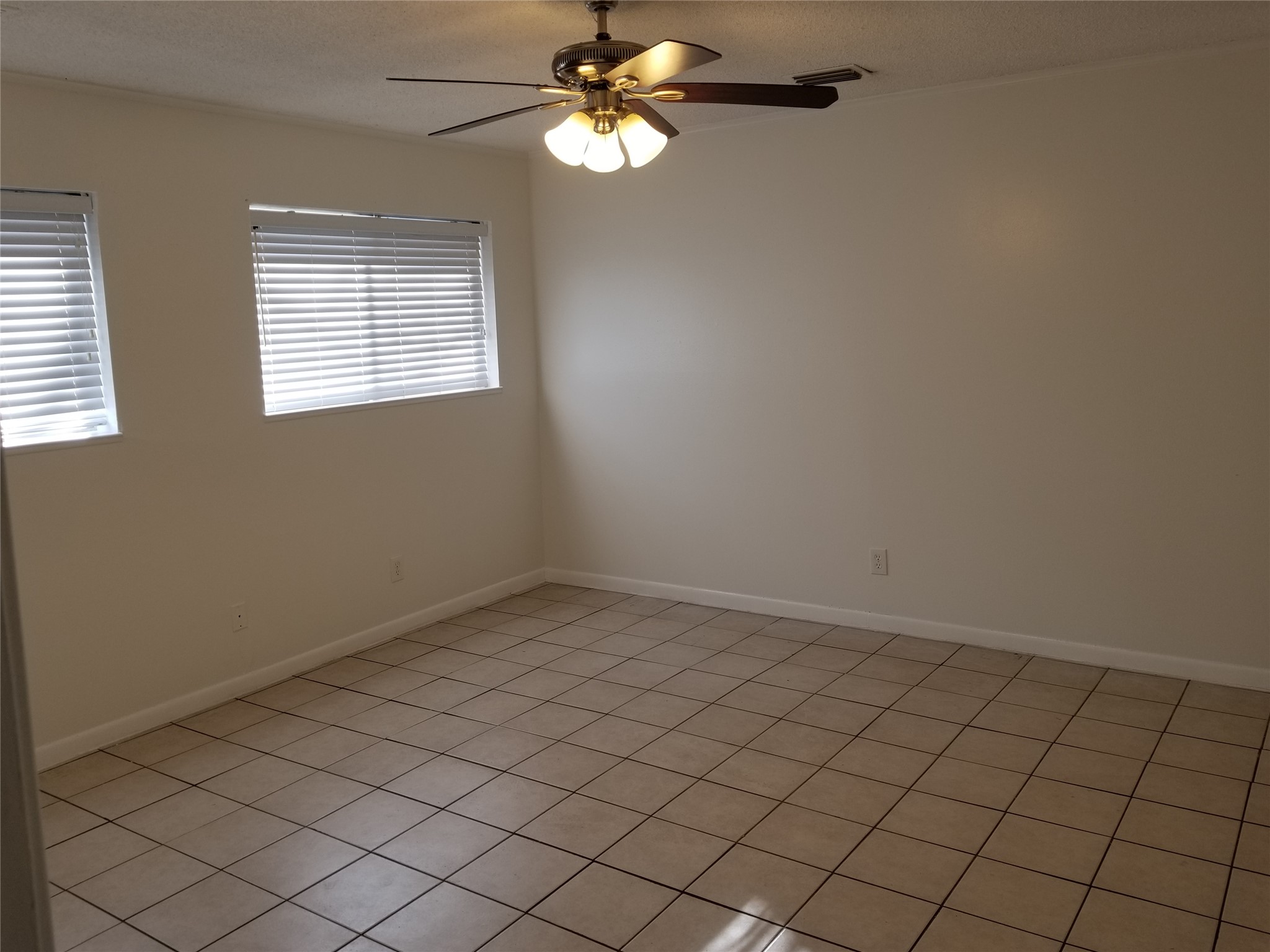 204 Woodlawn Drive Keene TX 76059