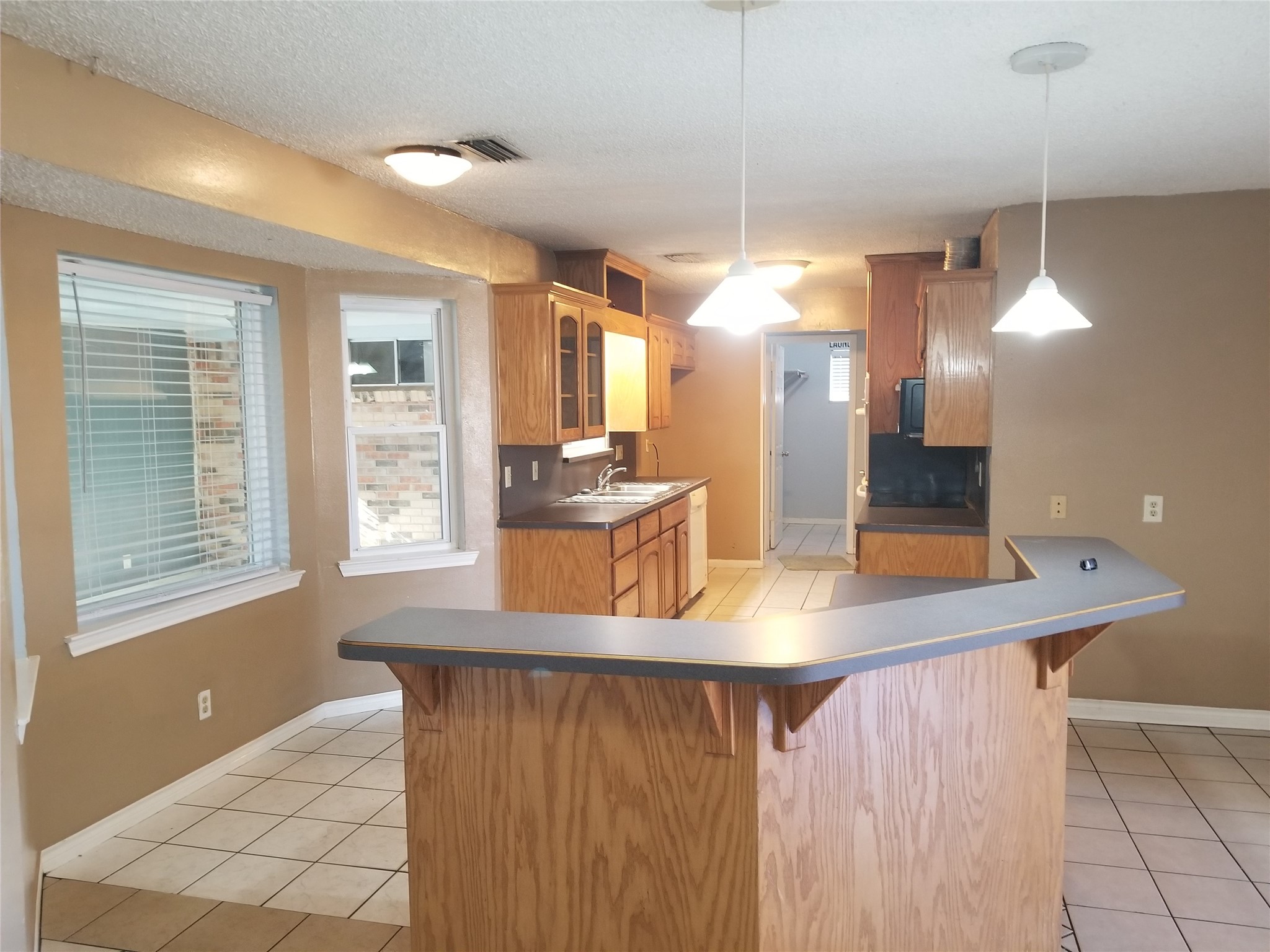 204 Woodlawn Drive Keene TX 76059