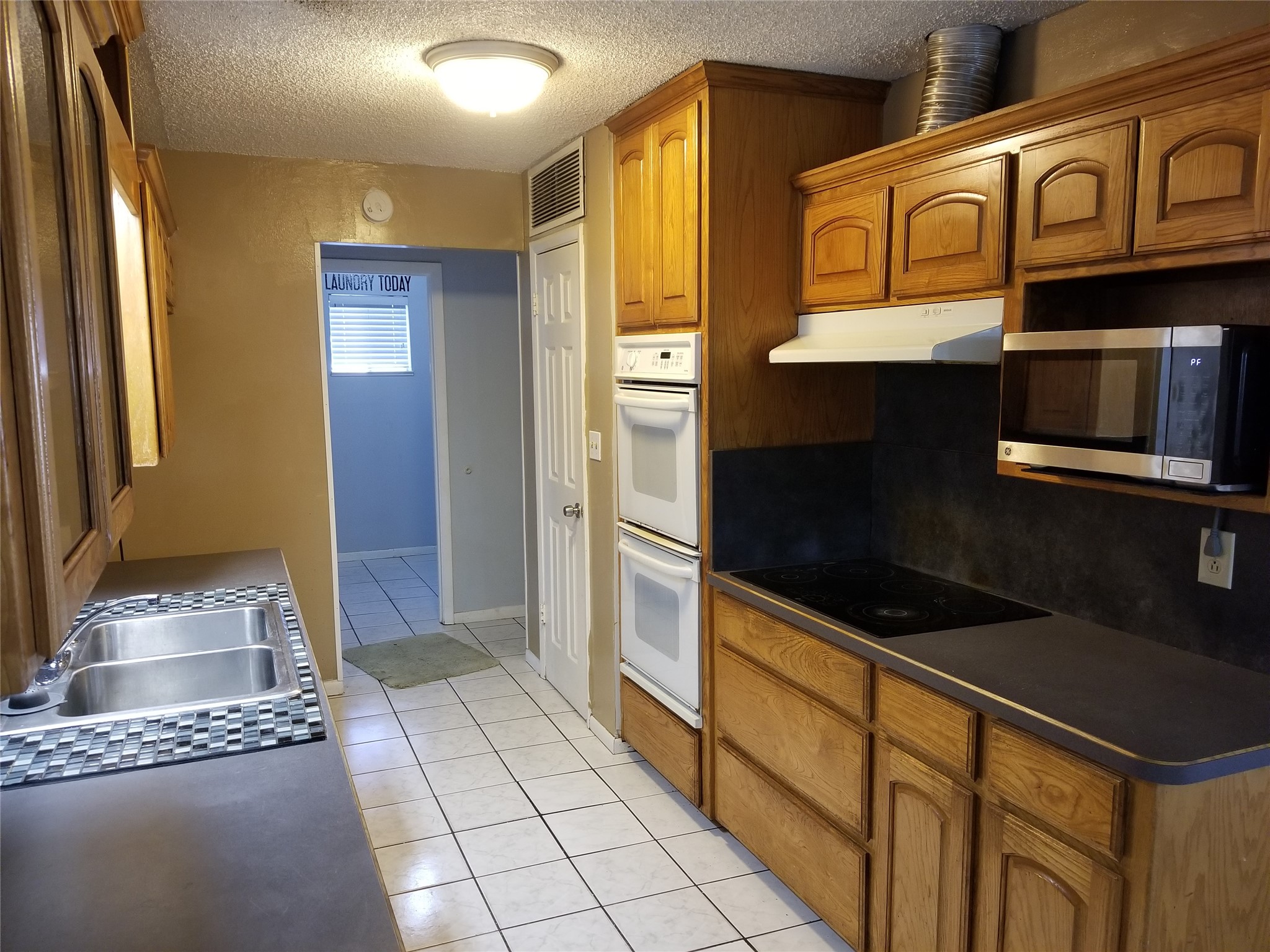204 Woodlawn Drive Keene TX 76059