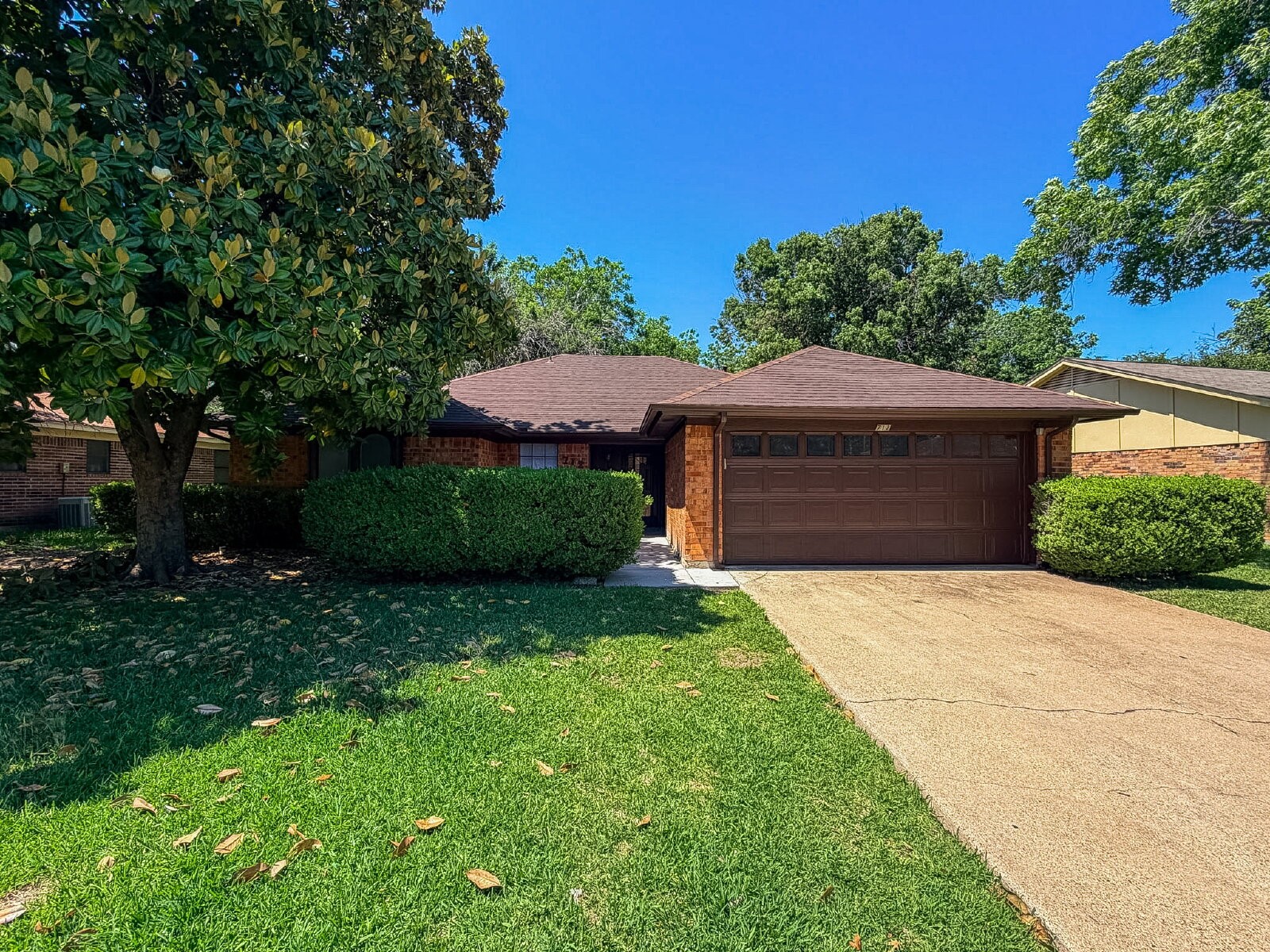 712 Pecan Street Burleson TX 76028