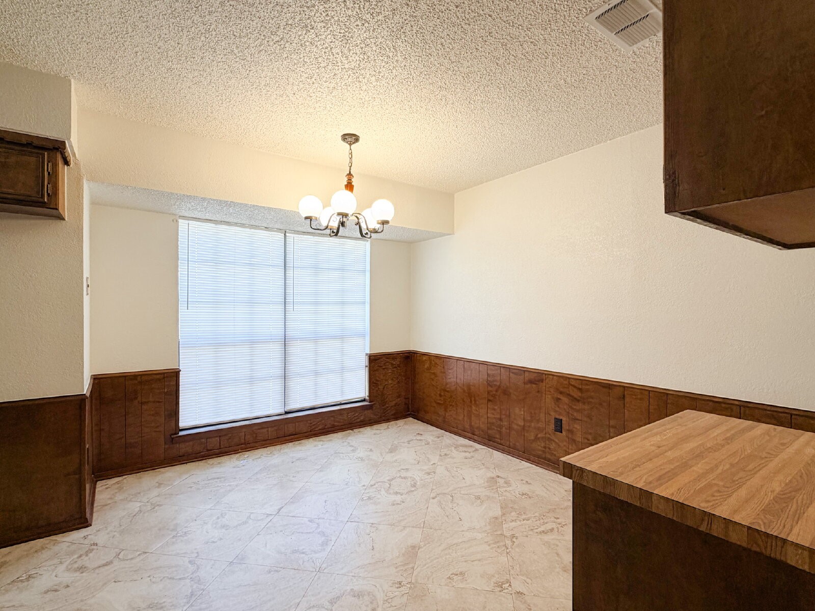 712 Pecan Street Burleson TX 76028