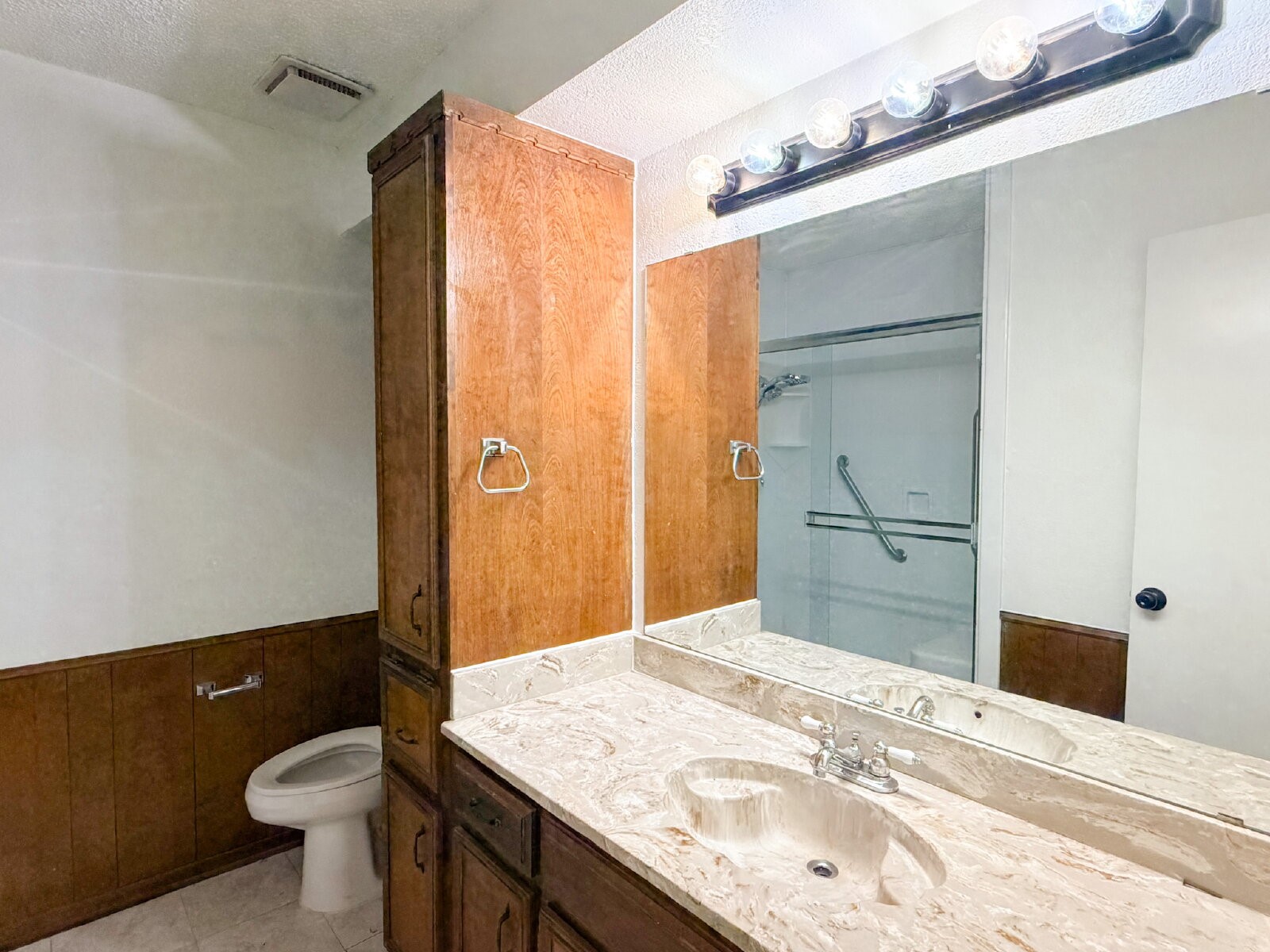 712 Pecan Street Burleson TX 76028