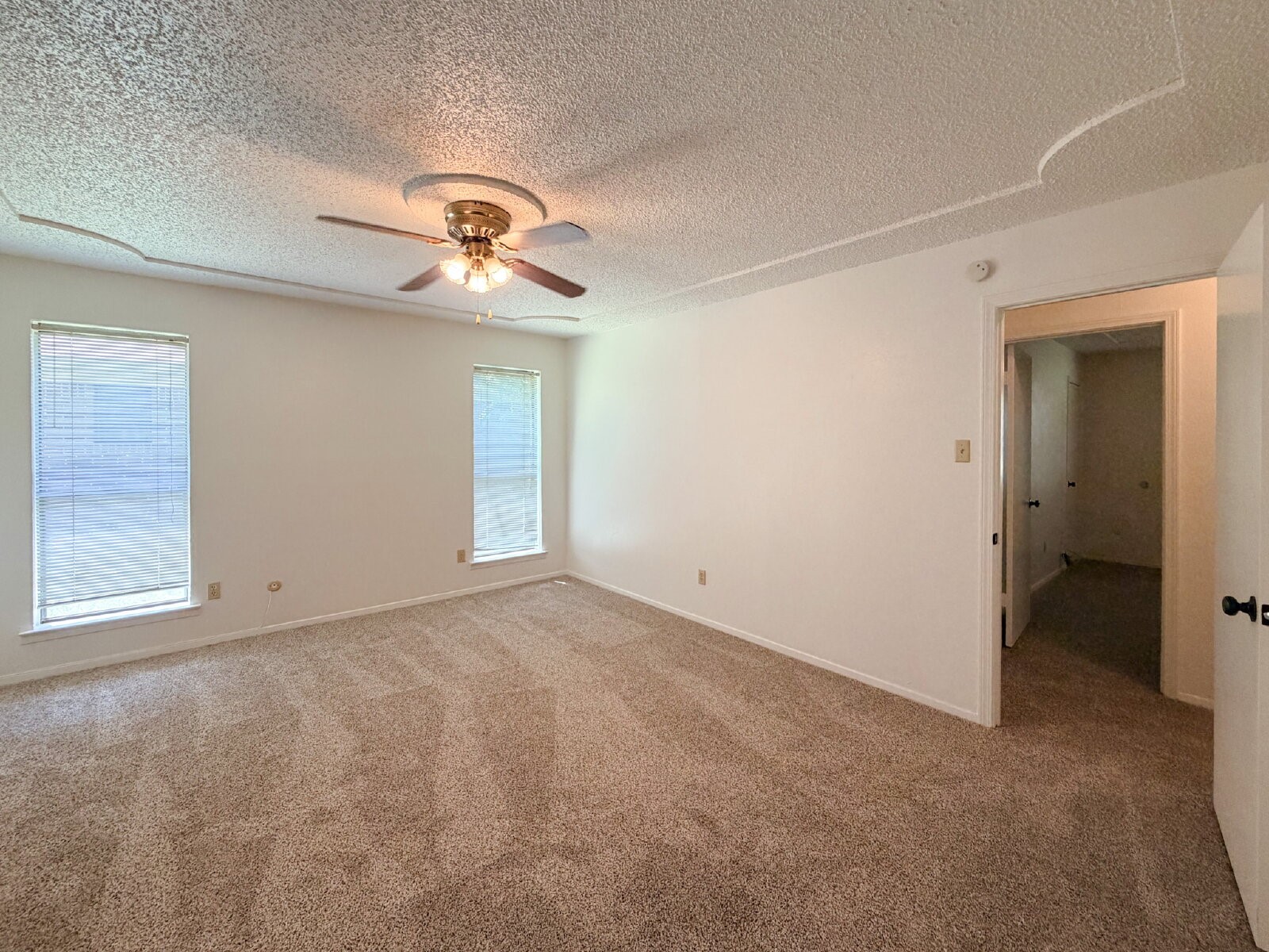 712 Pecan Street Burleson TX 76028