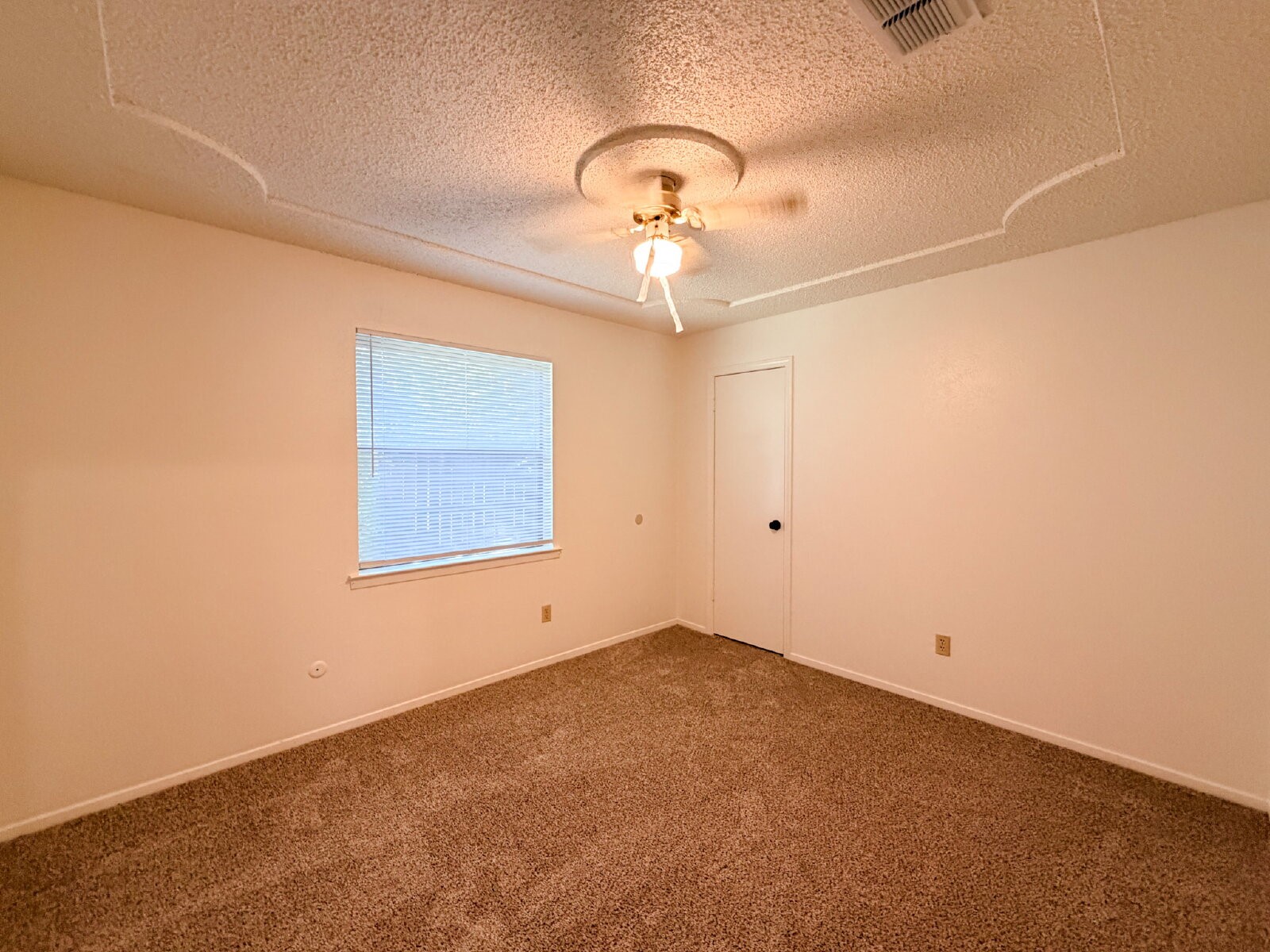 712 Pecan Street Burleson TX 76028