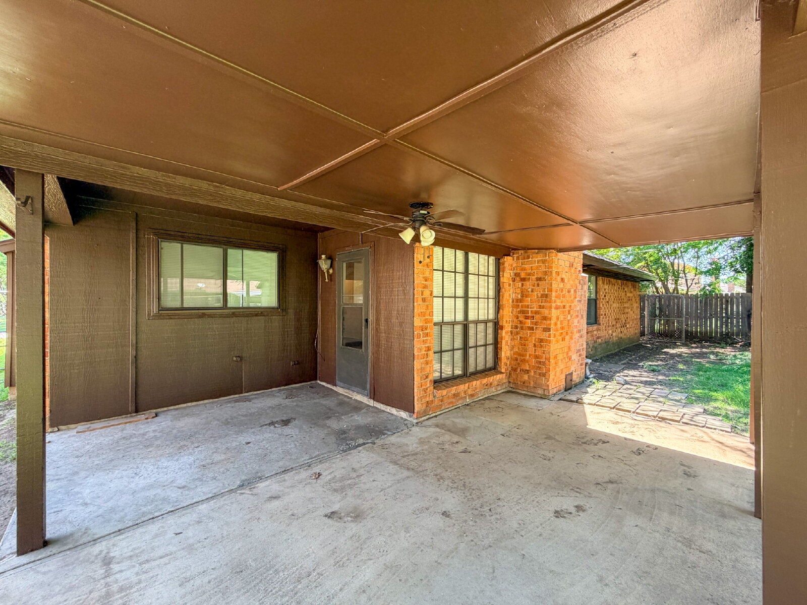 712 Pecan Street Burleson TX 76028
