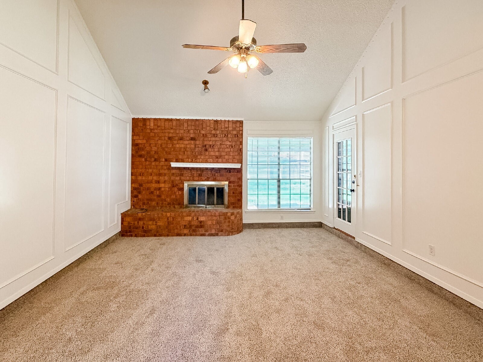 712 Pecan Street Burleson TX 76028