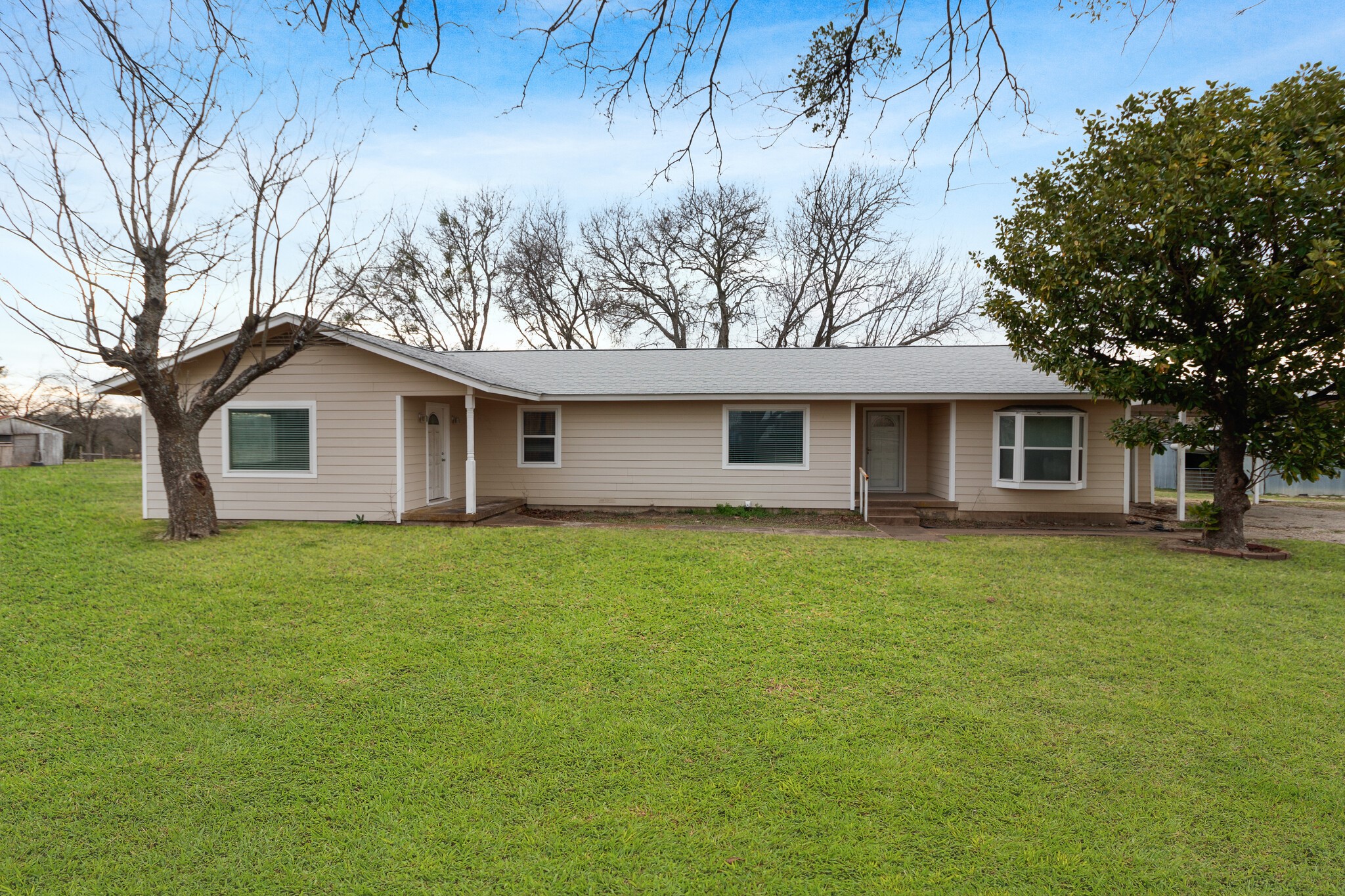 1957 S Westmoreland Glenn Heights TX 75154
