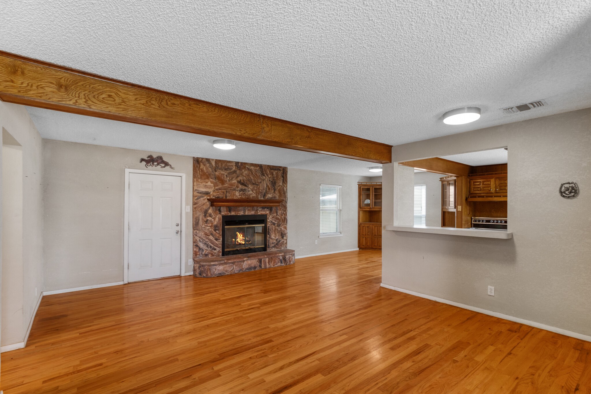 1957 S Westmoreland Glenn Heights TX 75154