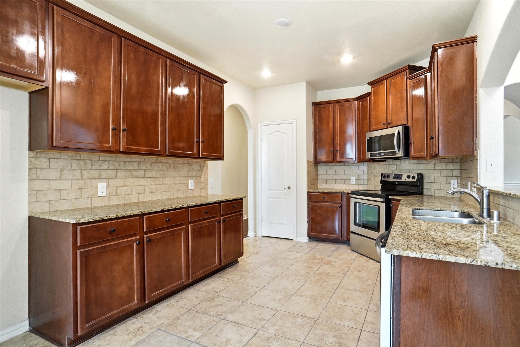 3209 Capetown Drive Denton TX 76208