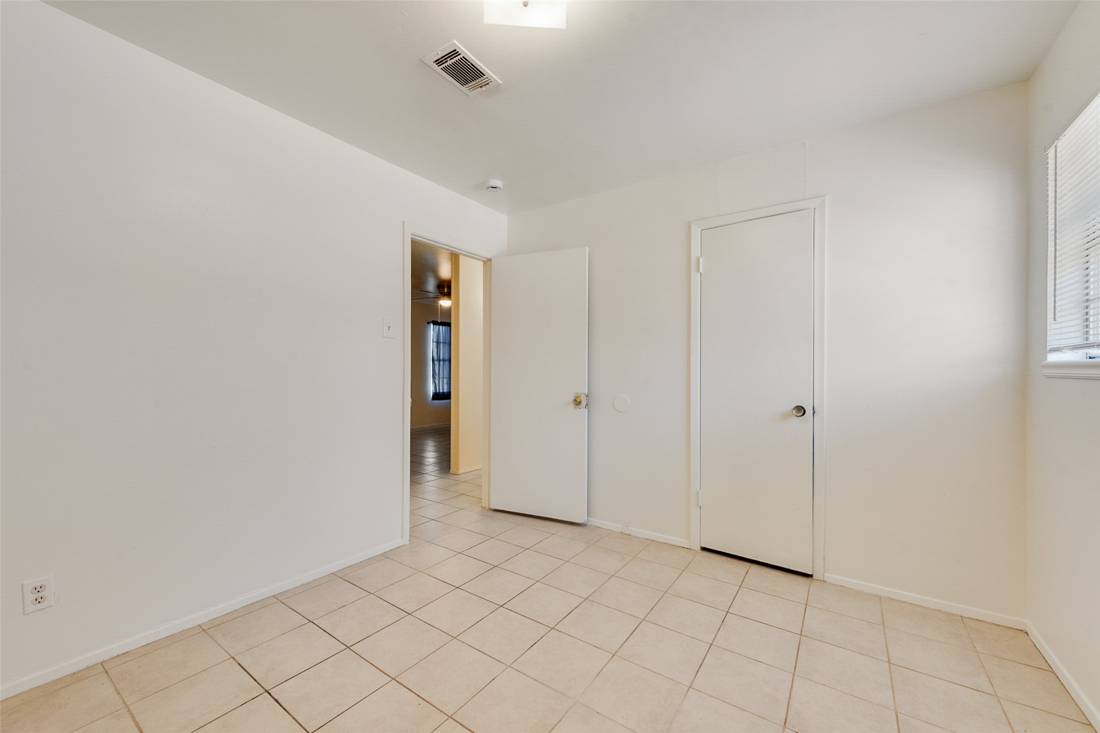 506 N Elm Street Arlington TX 76011