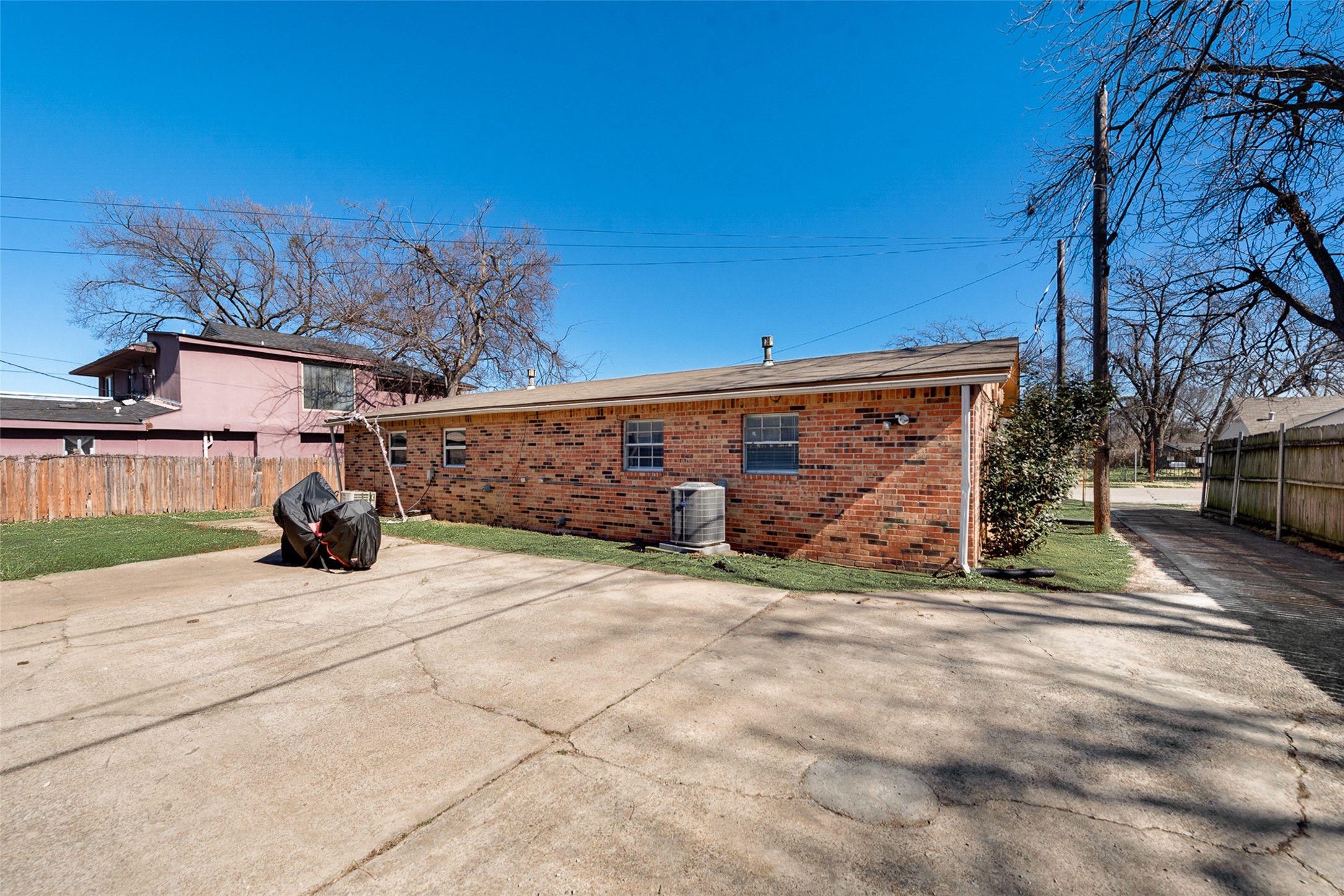 506 N Elm Street Arlington TX 76011