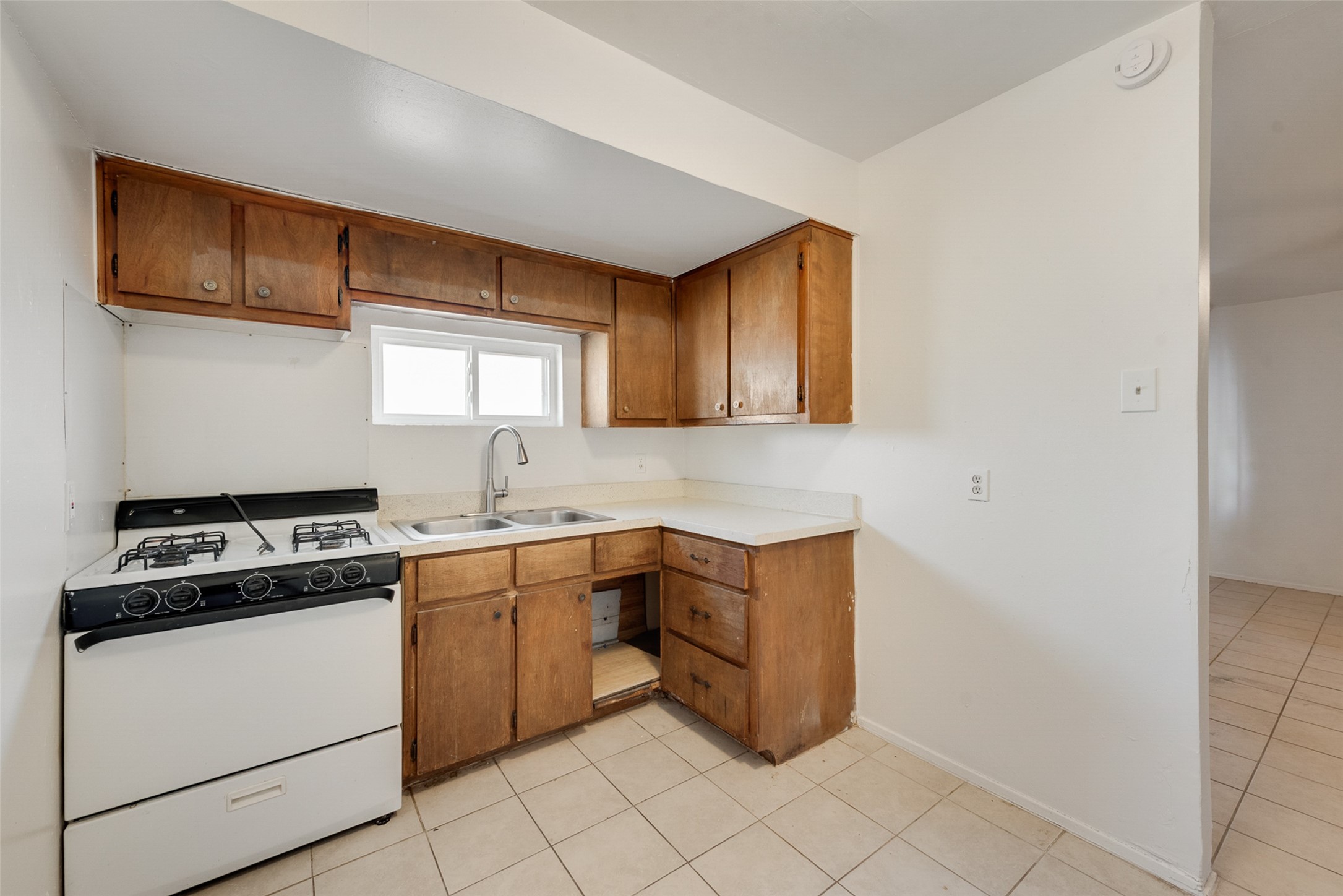 506 N Elm Street Arlington TX 76011