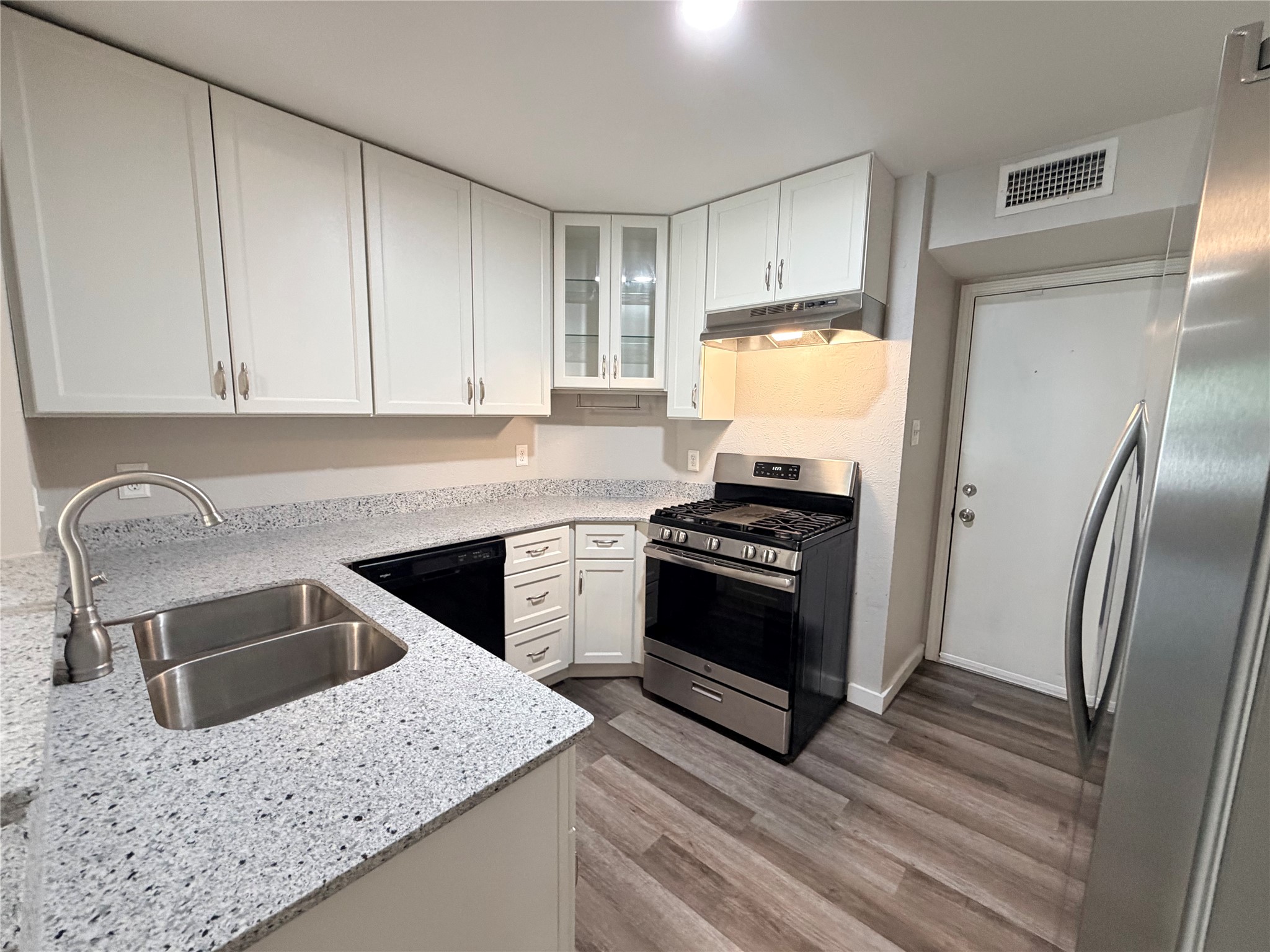 2412 Lakeview Circle Mckinney TX 75072