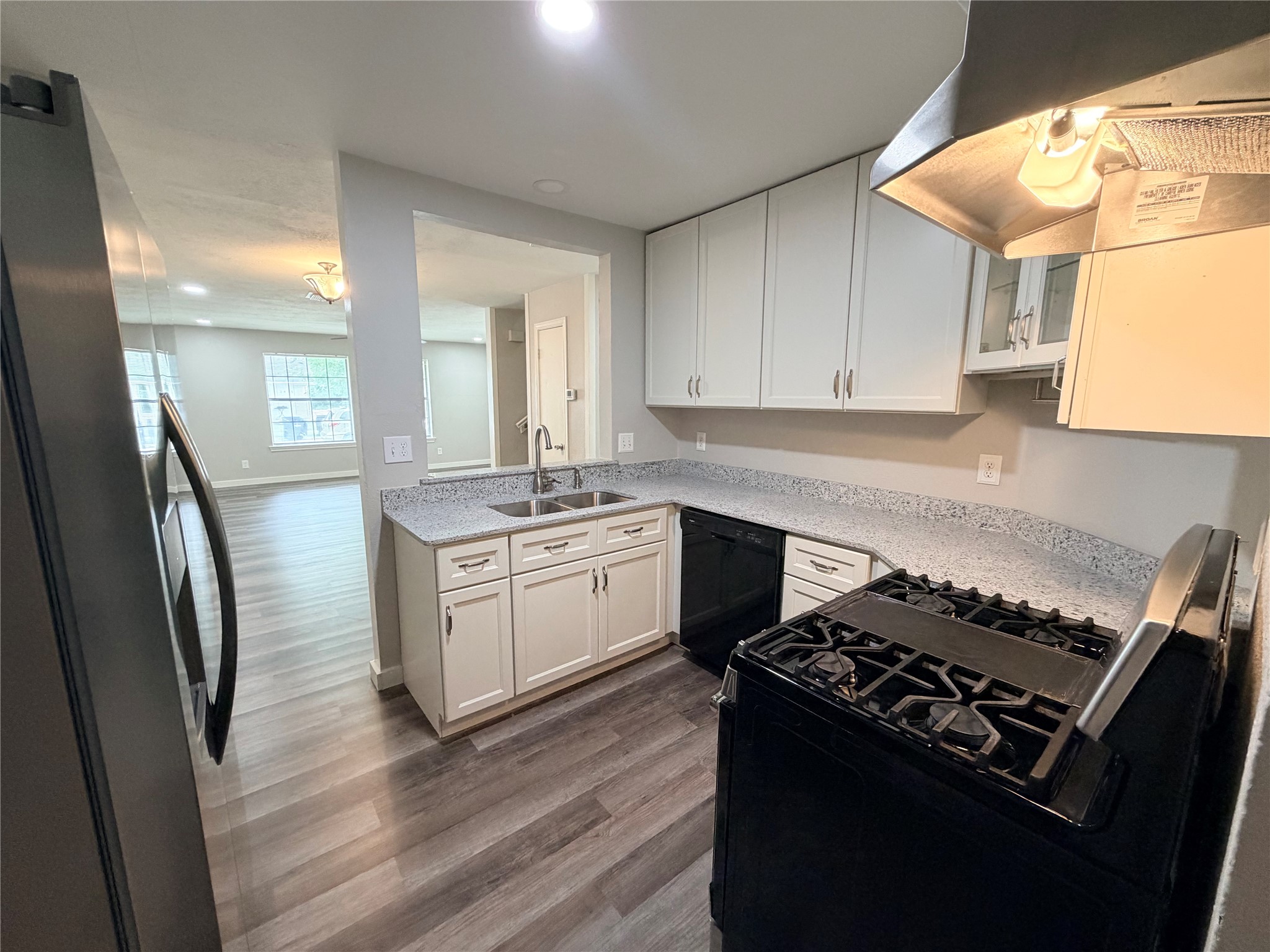 2412 Lakeview Circle Mckinney TX 75072