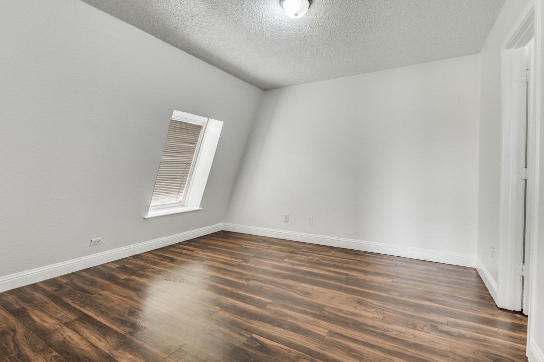 809 E Pioneer Drive Irving TX 75061