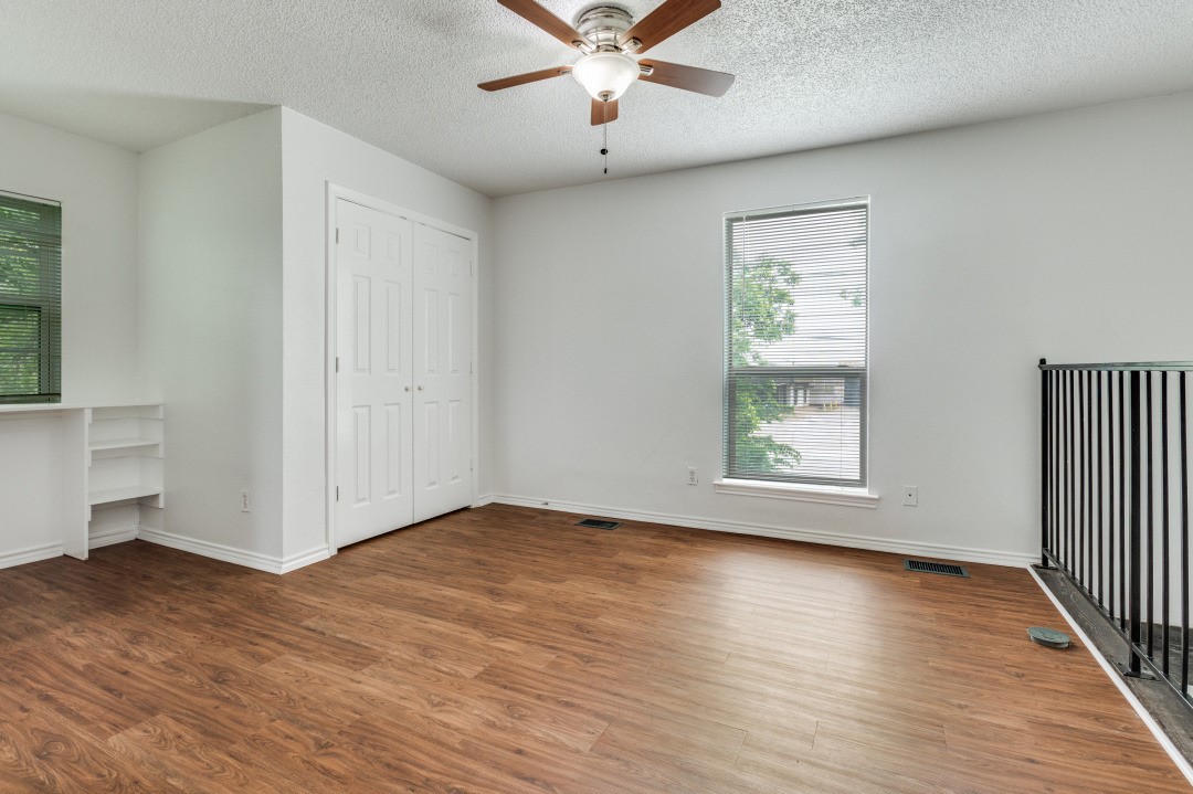 809 E Pioneer Drive Irving TX 75061
