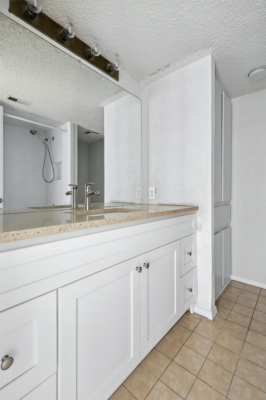 640 Bellaire Drive Hurst TX 76053