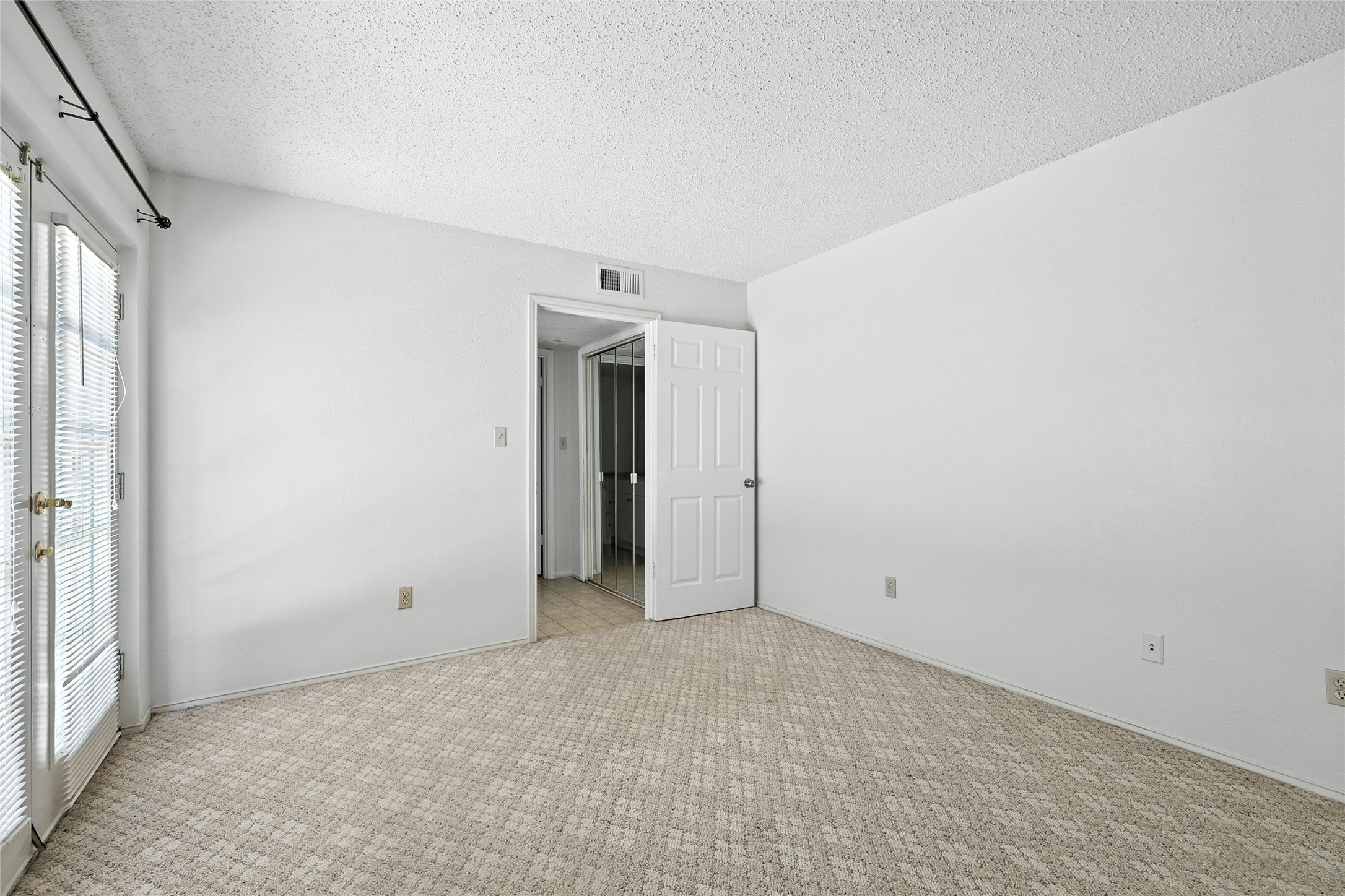 640 Bellaire Drive Hurst TX 76053