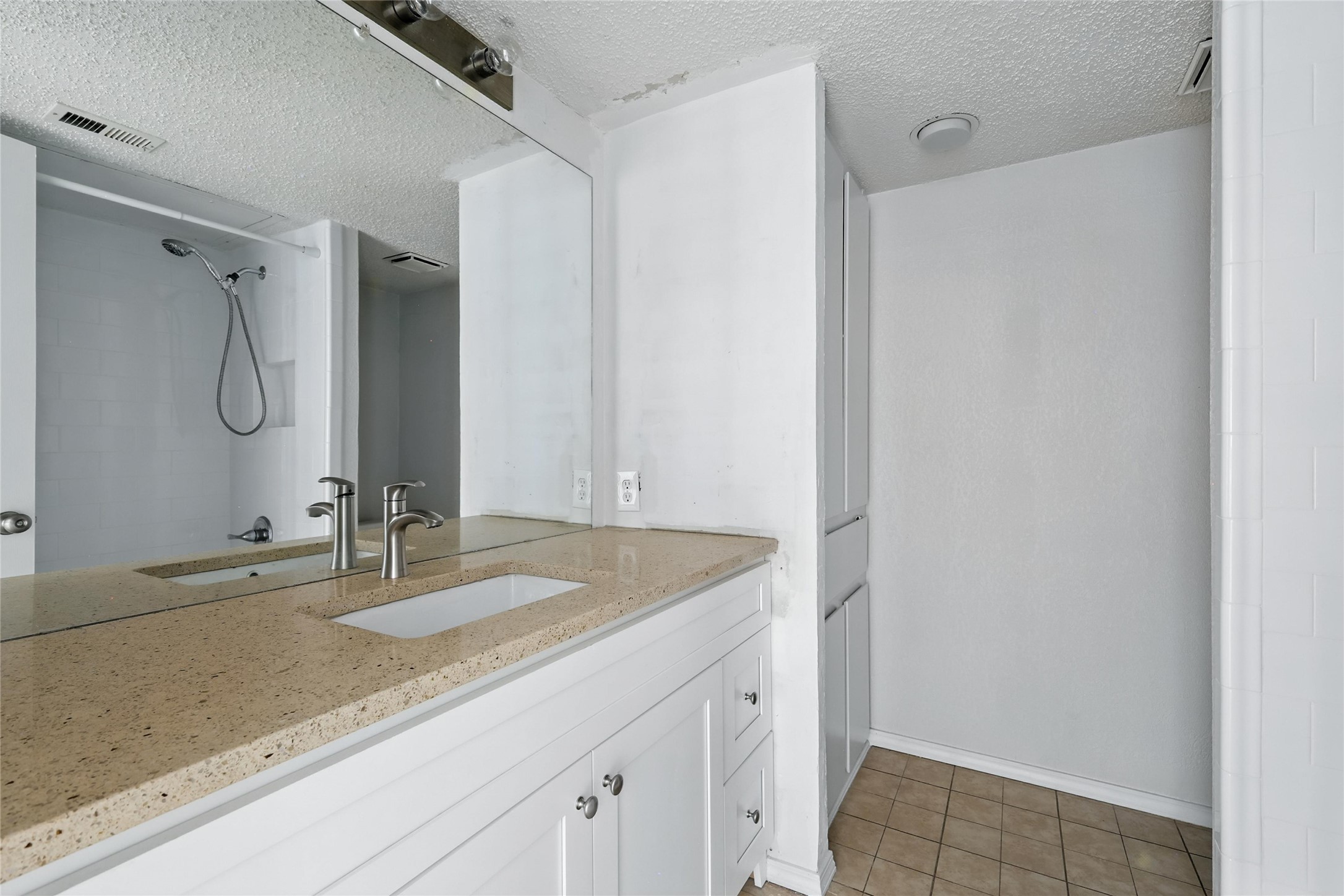 640 Bellaire Drive Hurst TX 76053