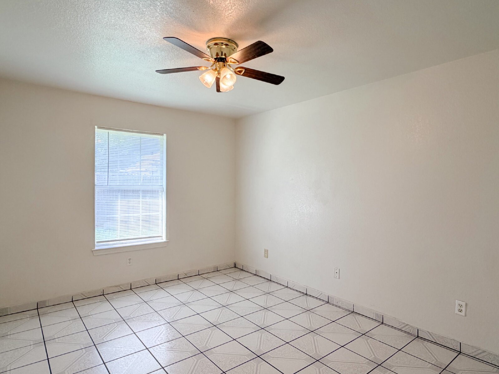 1202 Spell Avenue Cleburne TX 76033