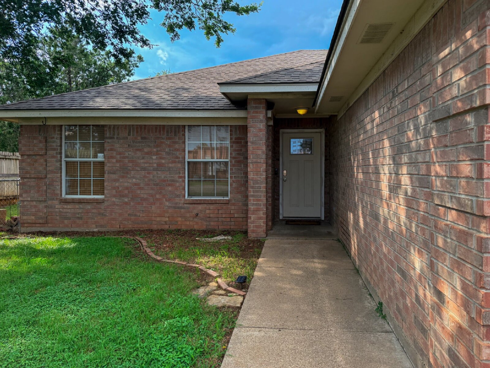 1202 Spell Avenue Cleburne TX 76033