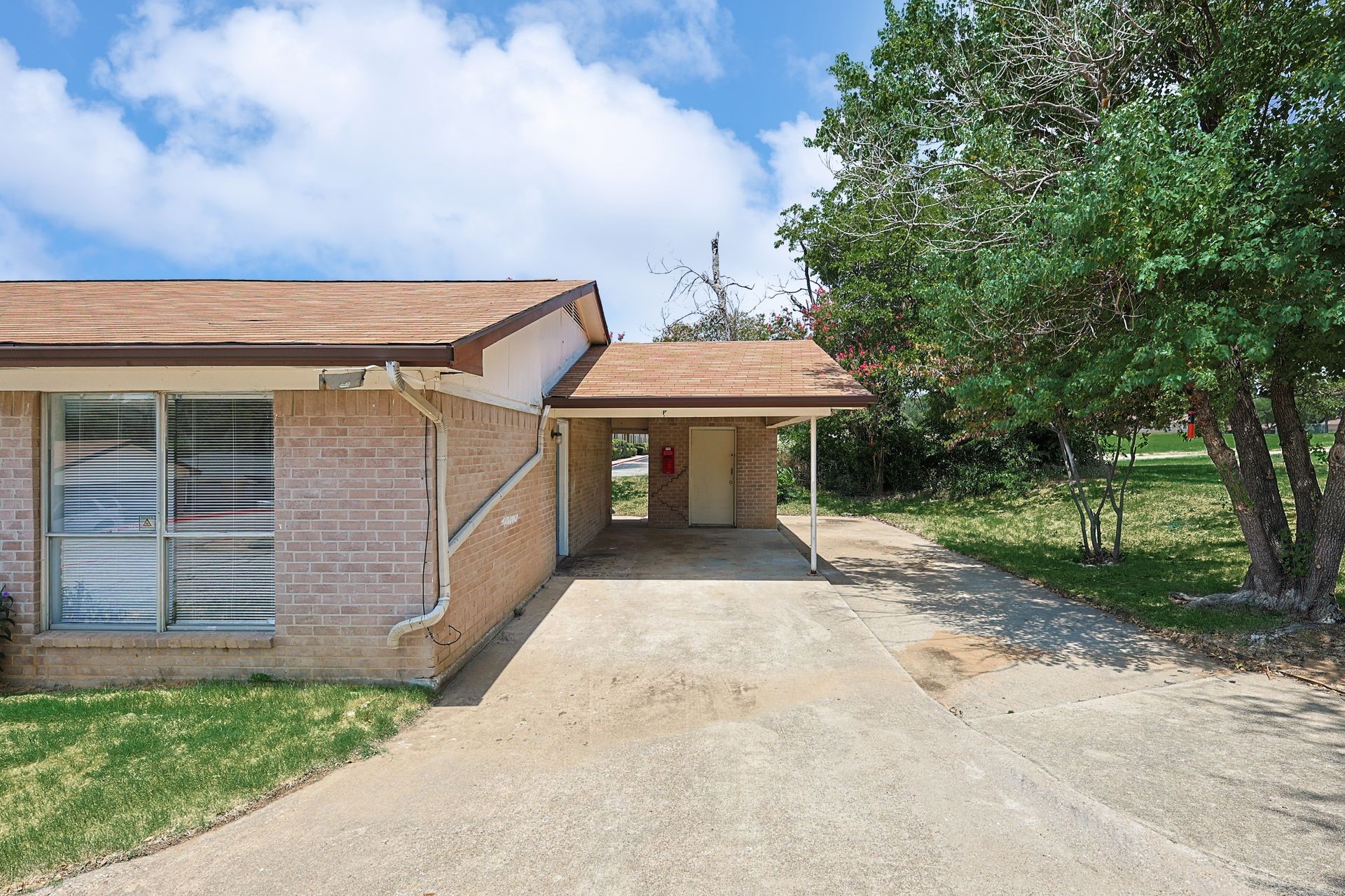 2637 W Randol Mill Road Arlington TX 76012