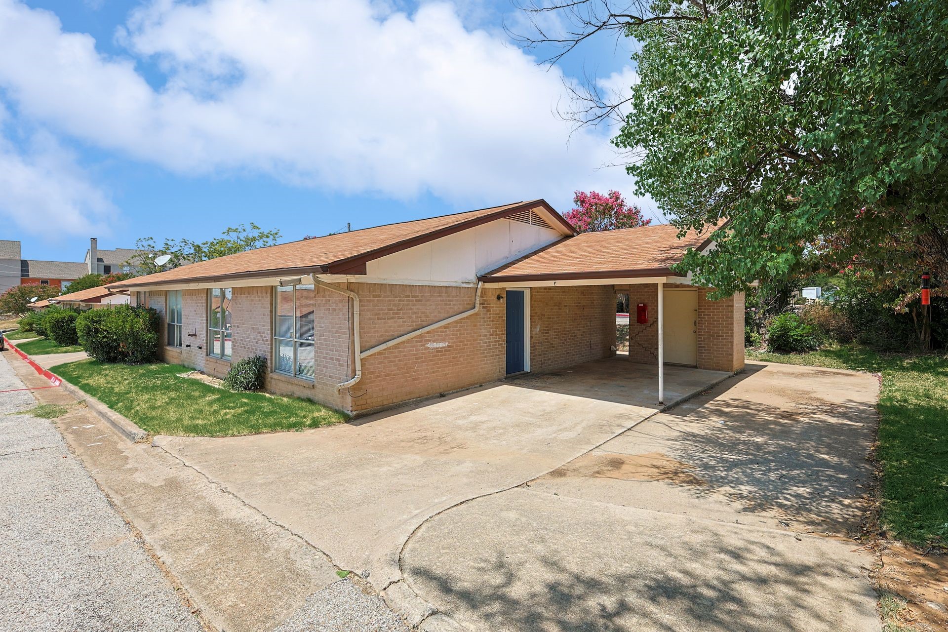2637 W Randol Mill Road Arlington TX 76012