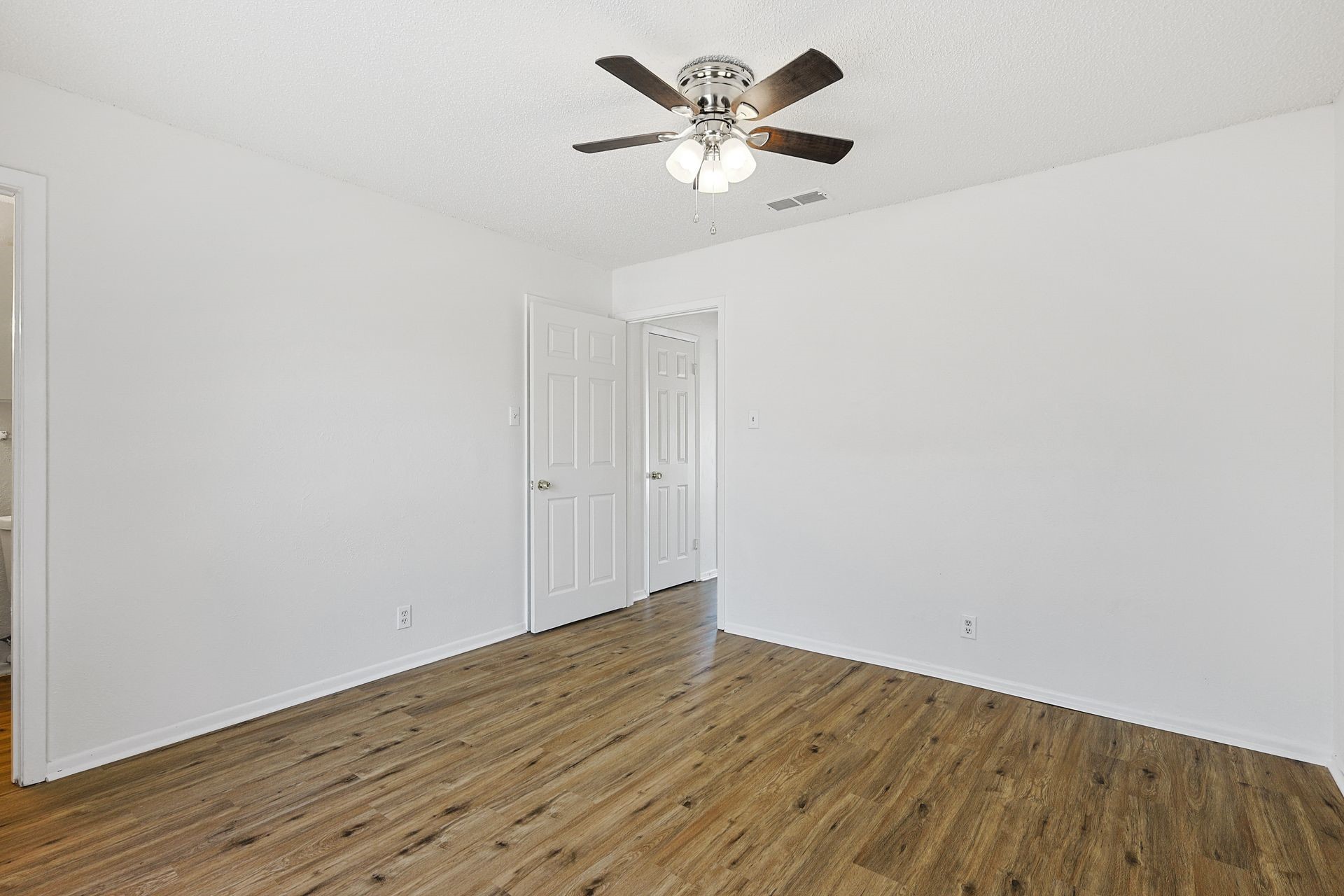 2637 W Randol Mill Road Arlington TX 76012