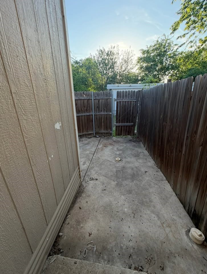 2730 S Jennings Avenue Fort Worth TX 76110