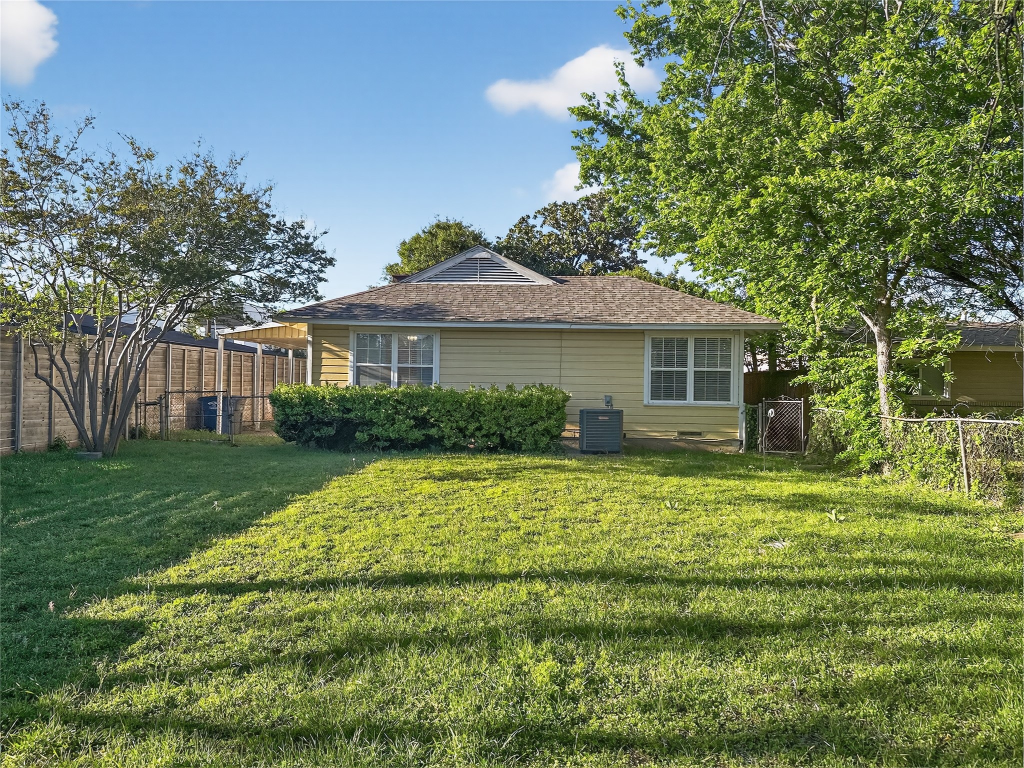 4414 Merrell Road Dallas TX 75229