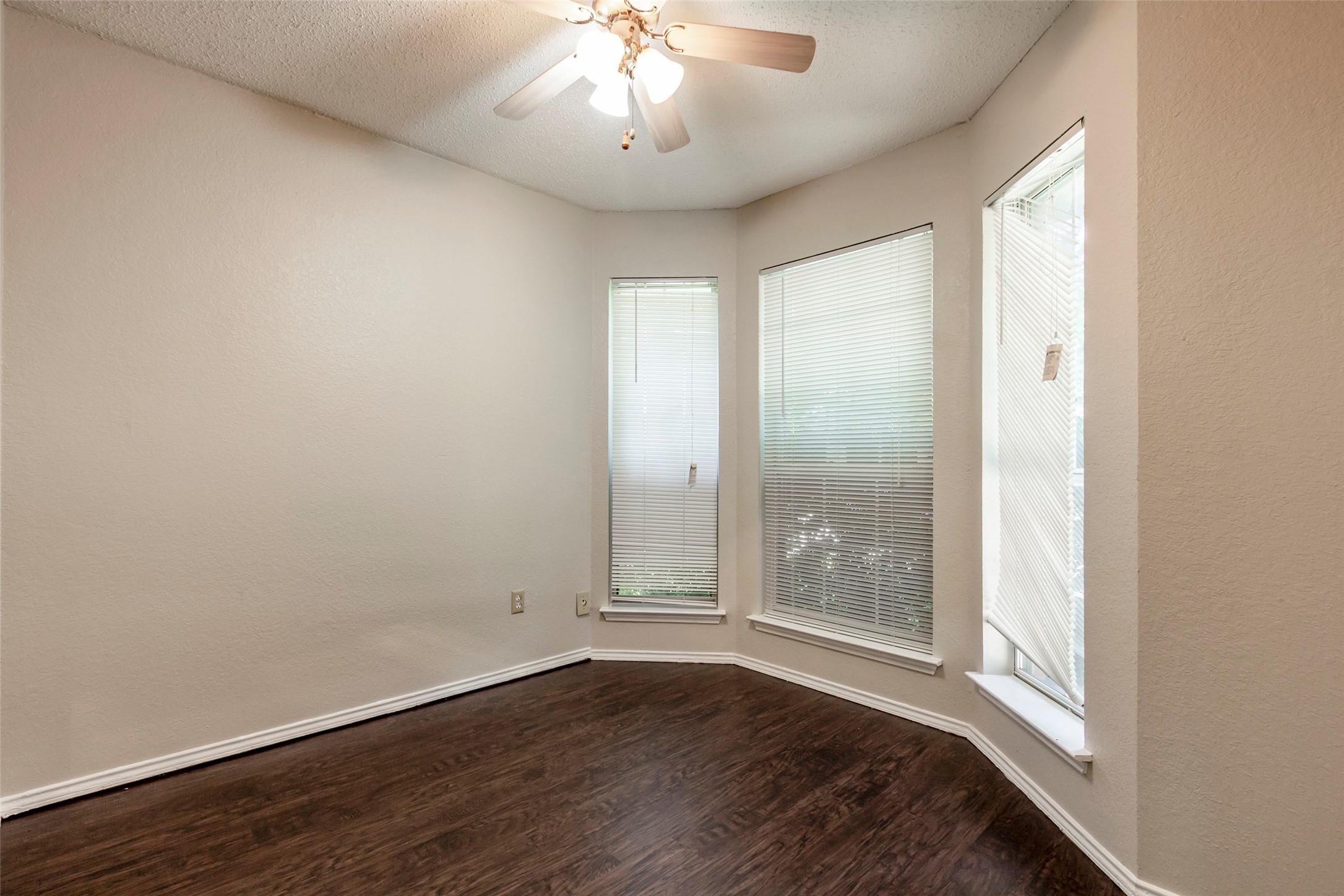 845 Applewood Drive Cedar Hill TX 75104