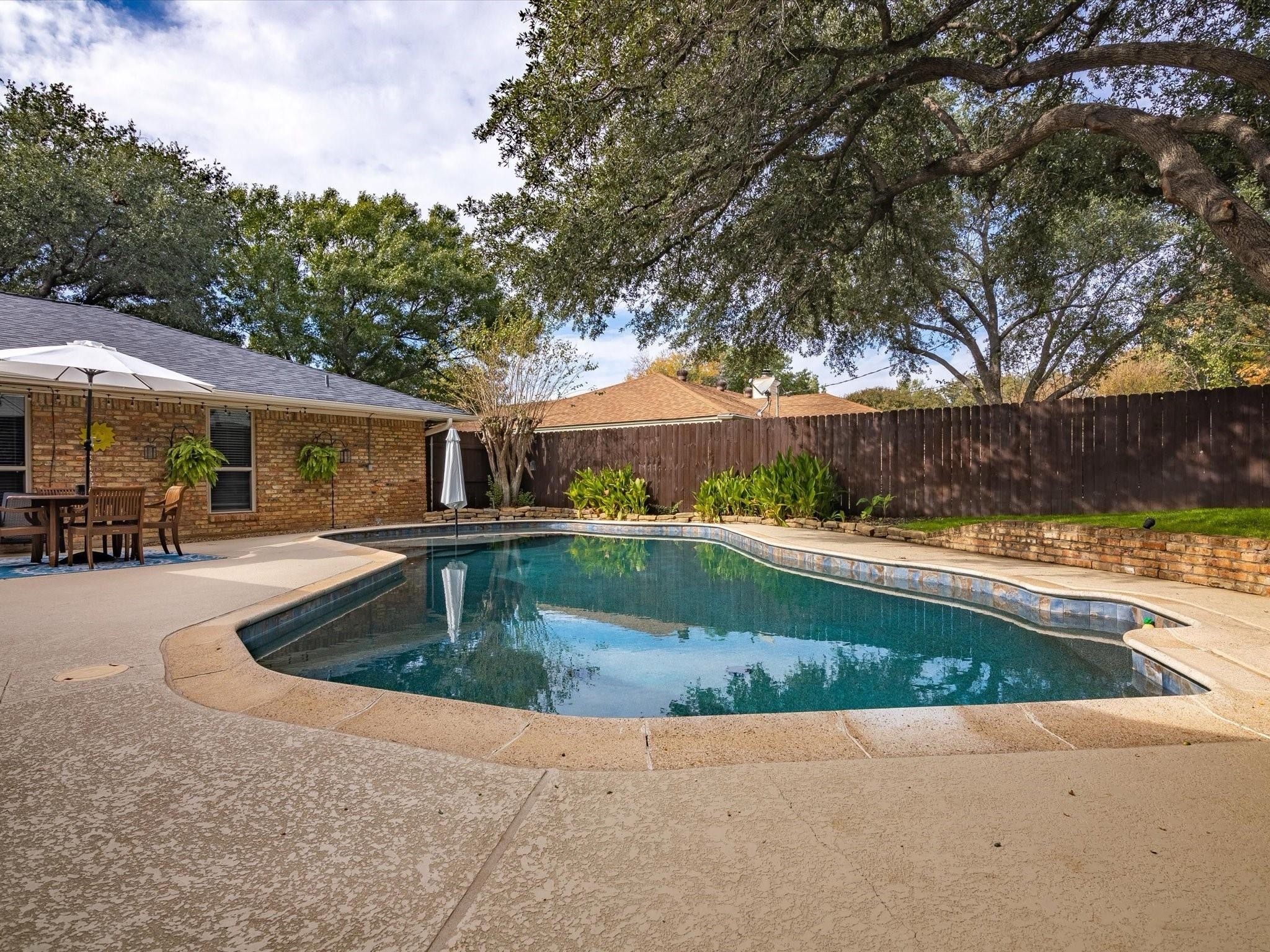 2020 Normandy Drive Hurst TX 76054