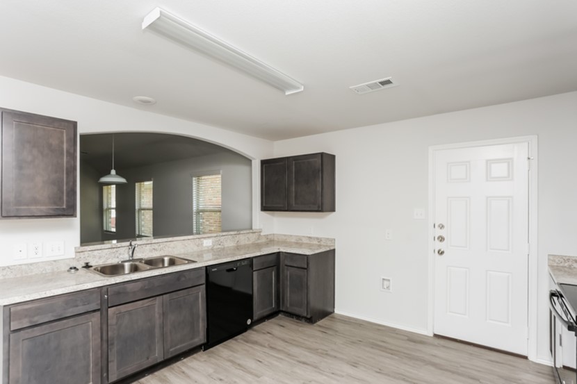 1317 Esther Lane Ennis TX 75119