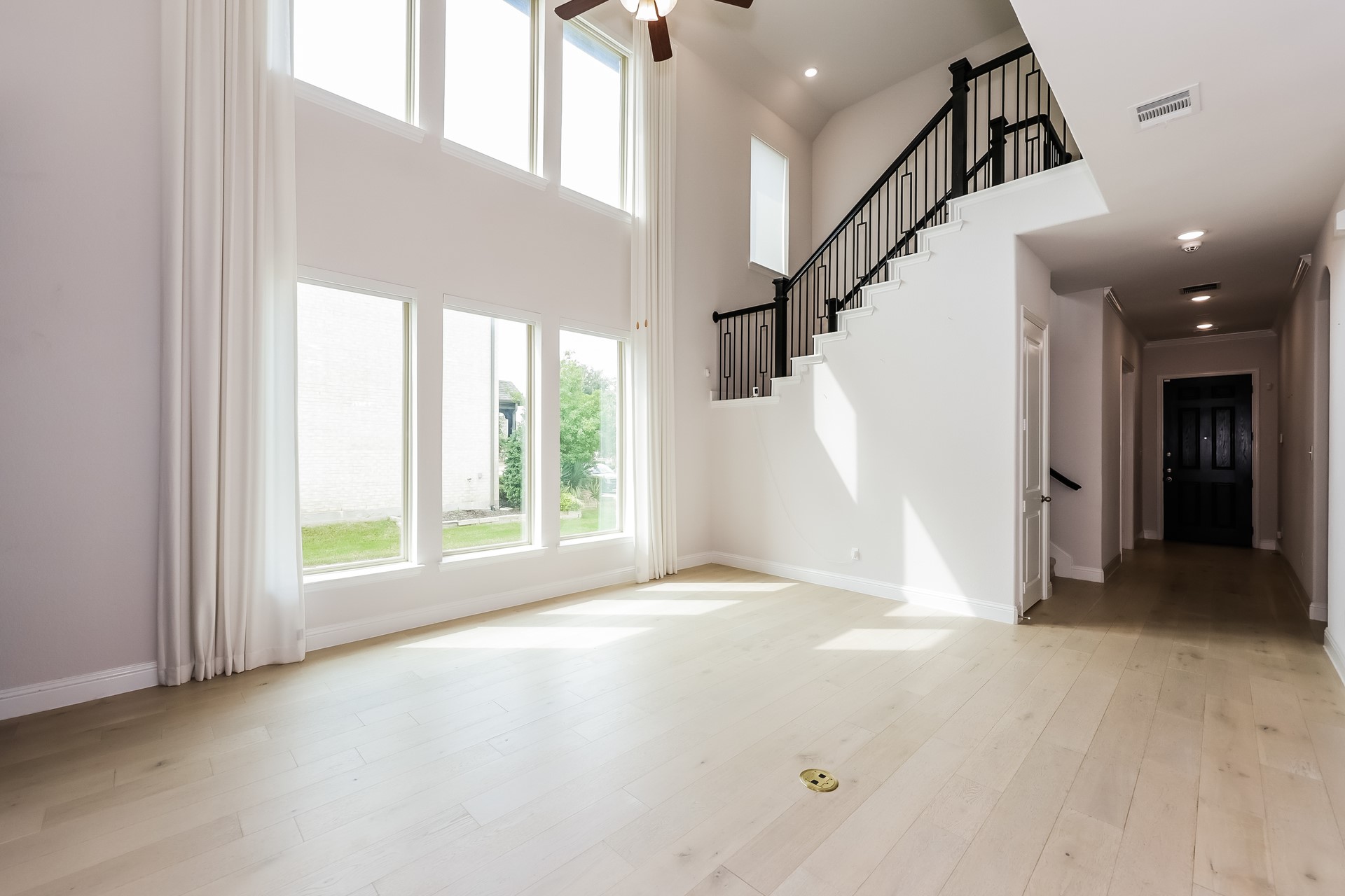 8016 Sunflower Lane Dallas TX 75252