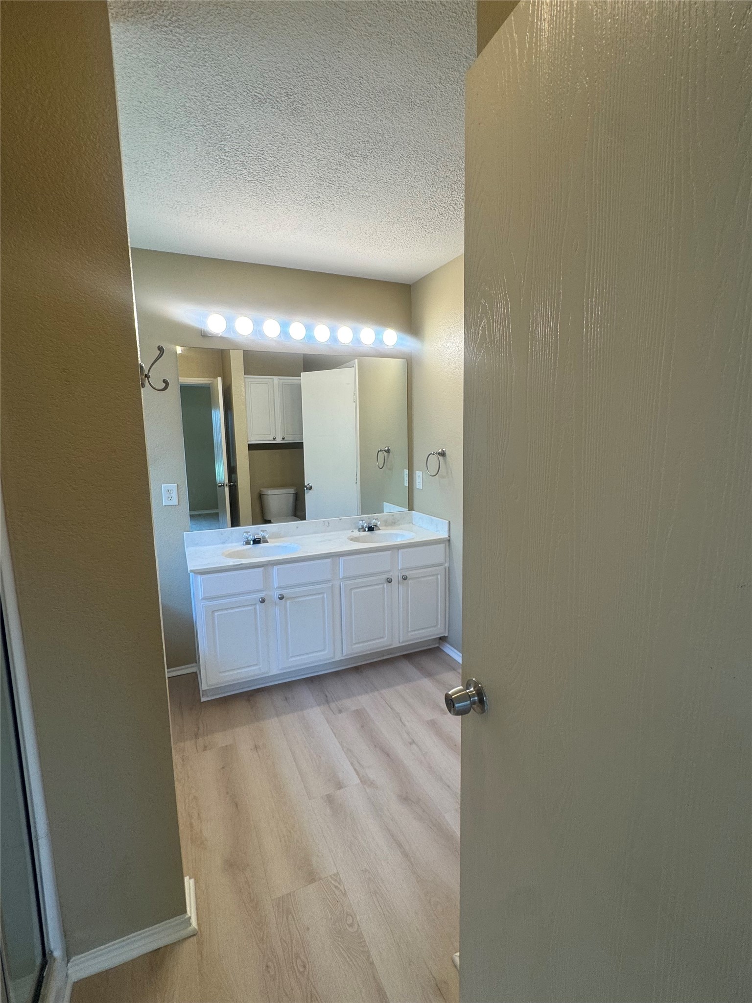 908 Cedar Ridge Lane Burleson TX 76028
