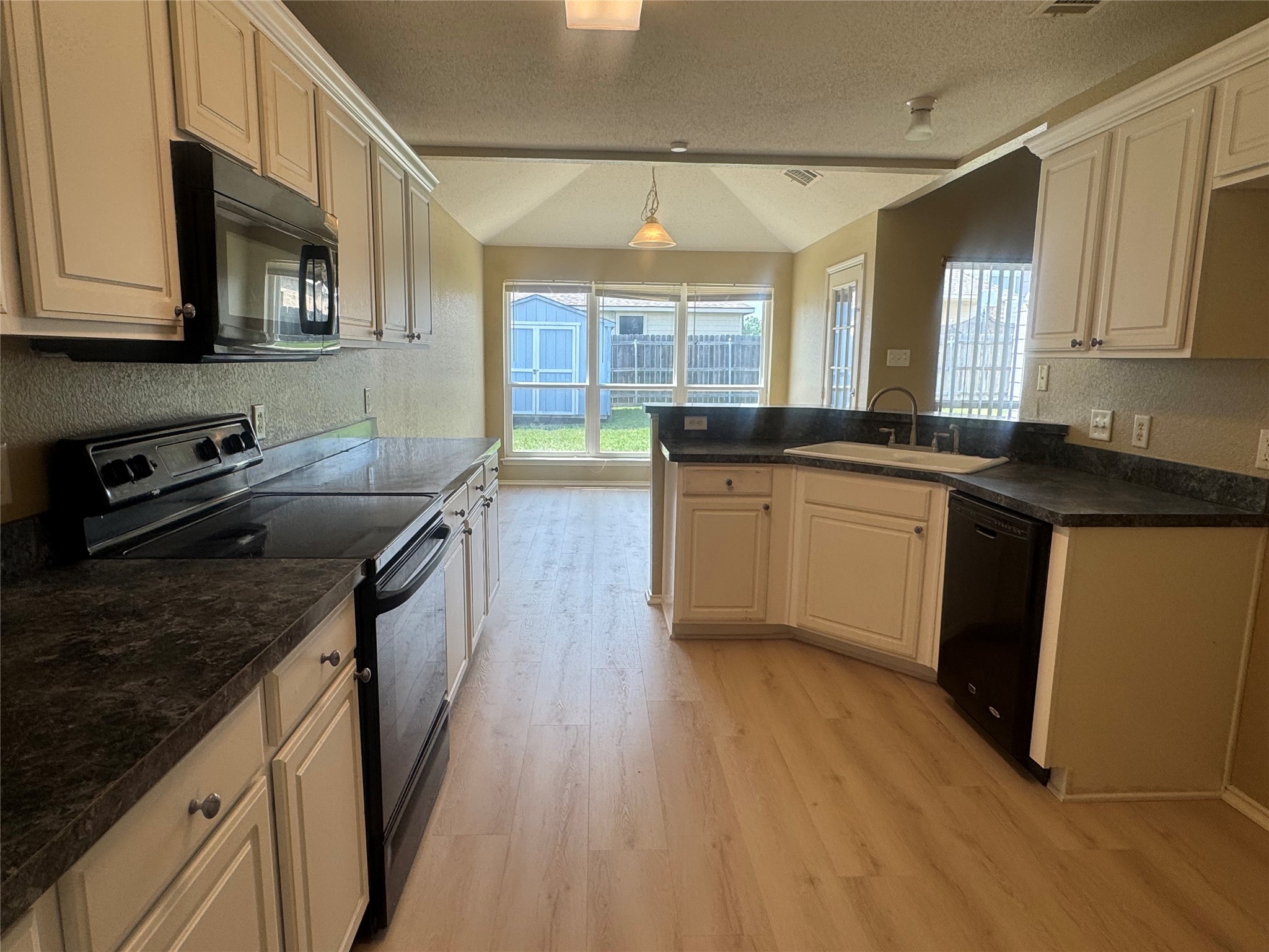 908 Cedar Ridge Lane Burleson TX 76028