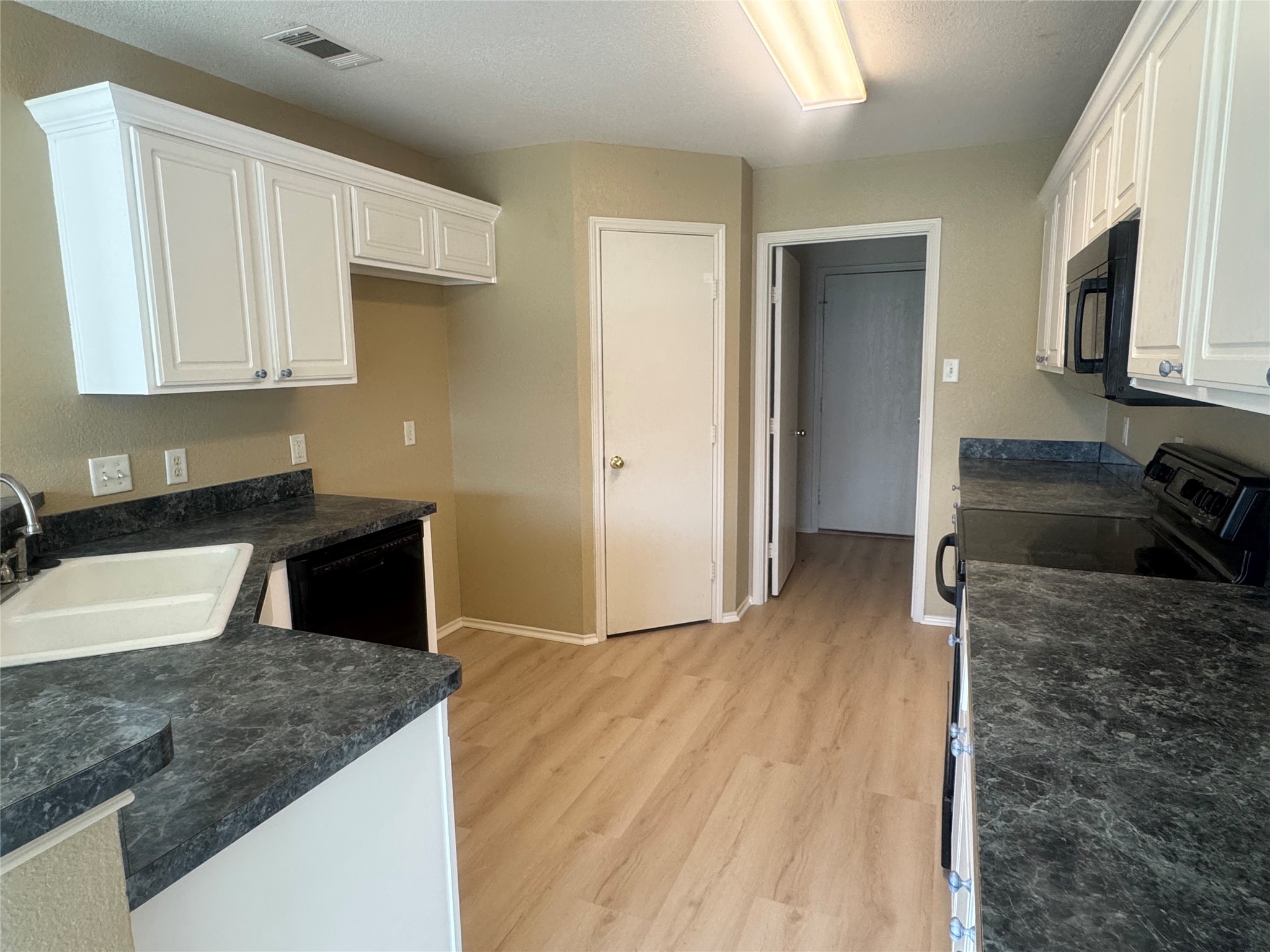 908 Cedar Ridge Lane Burleson TX 76028
