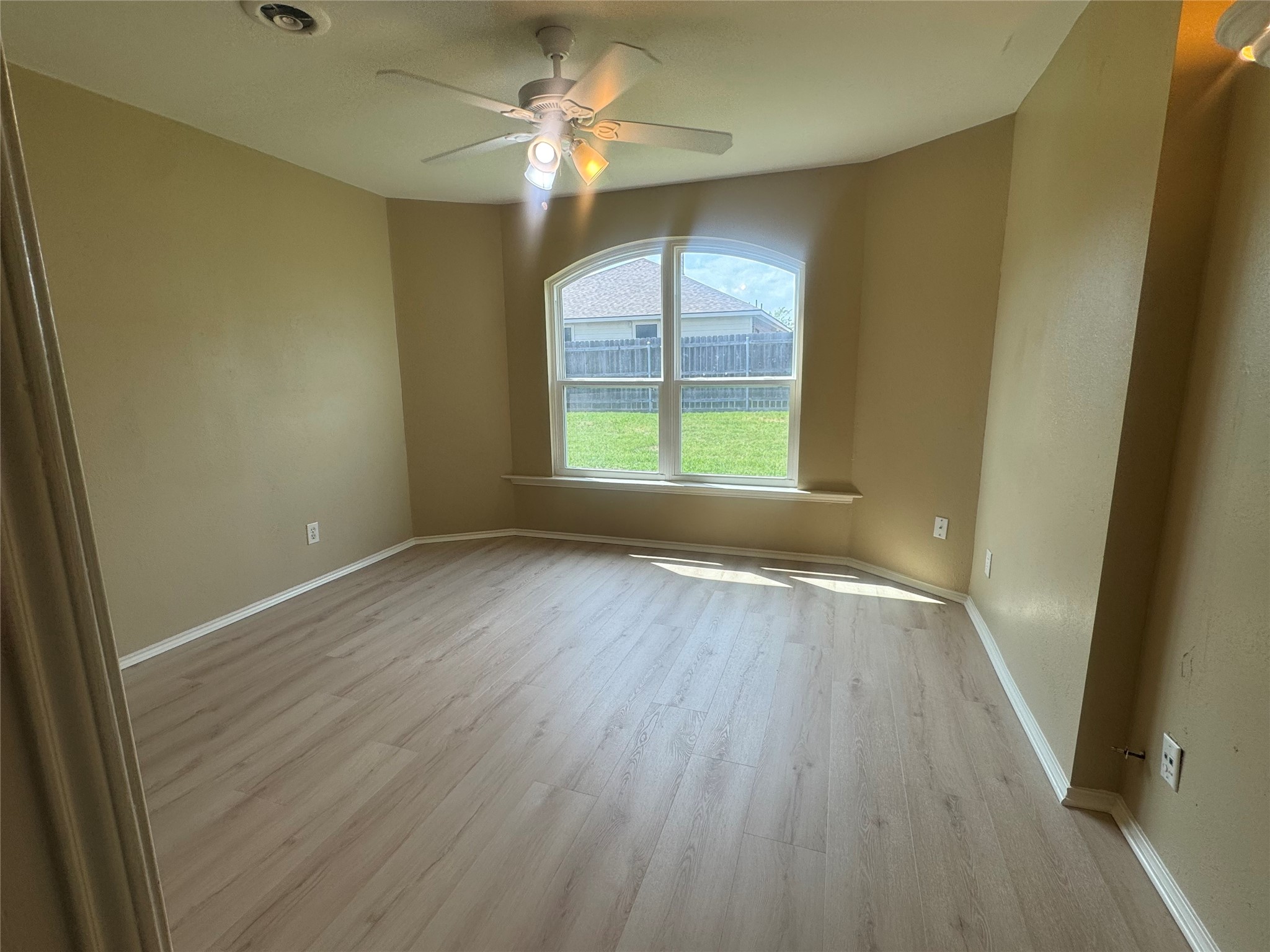 908 Cedar Ridge Lane Burleson TX 76028