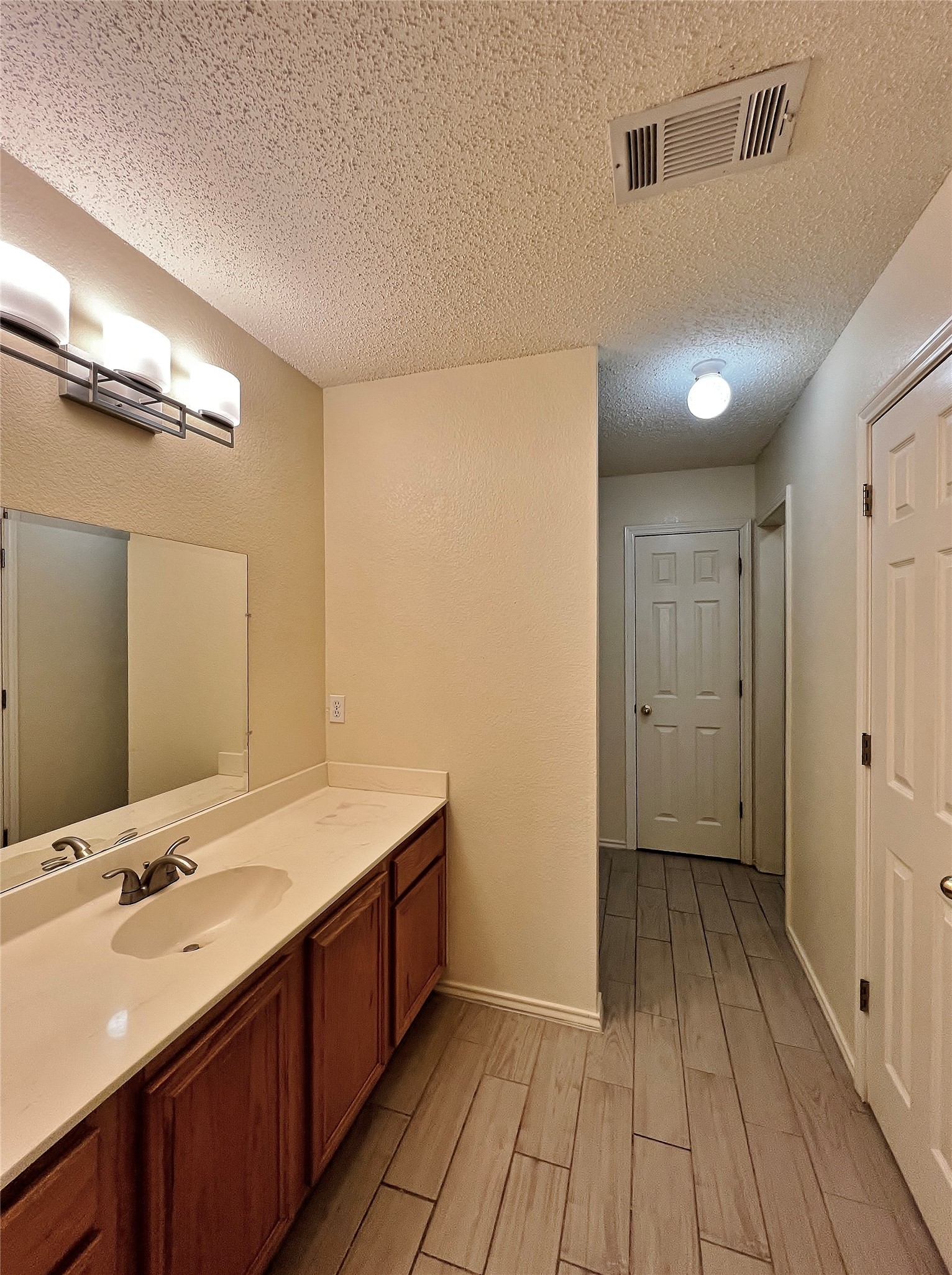 609 Blueberry Hill Lane Mansfield TX 76063