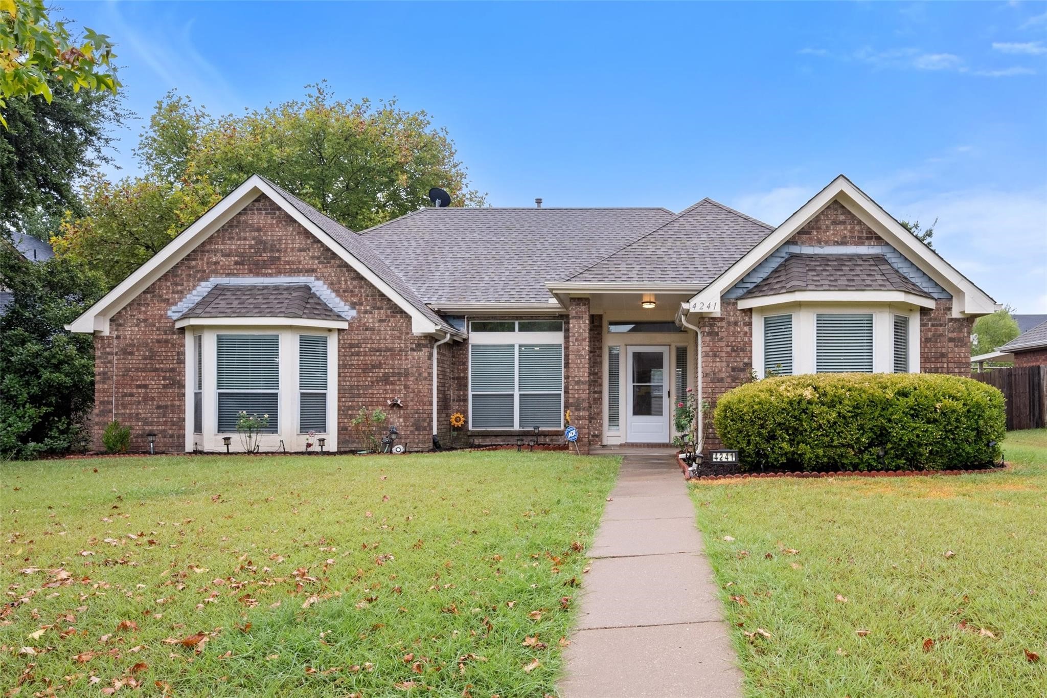 4241 Briar Hill Drive Grand Prairie TX 75052
