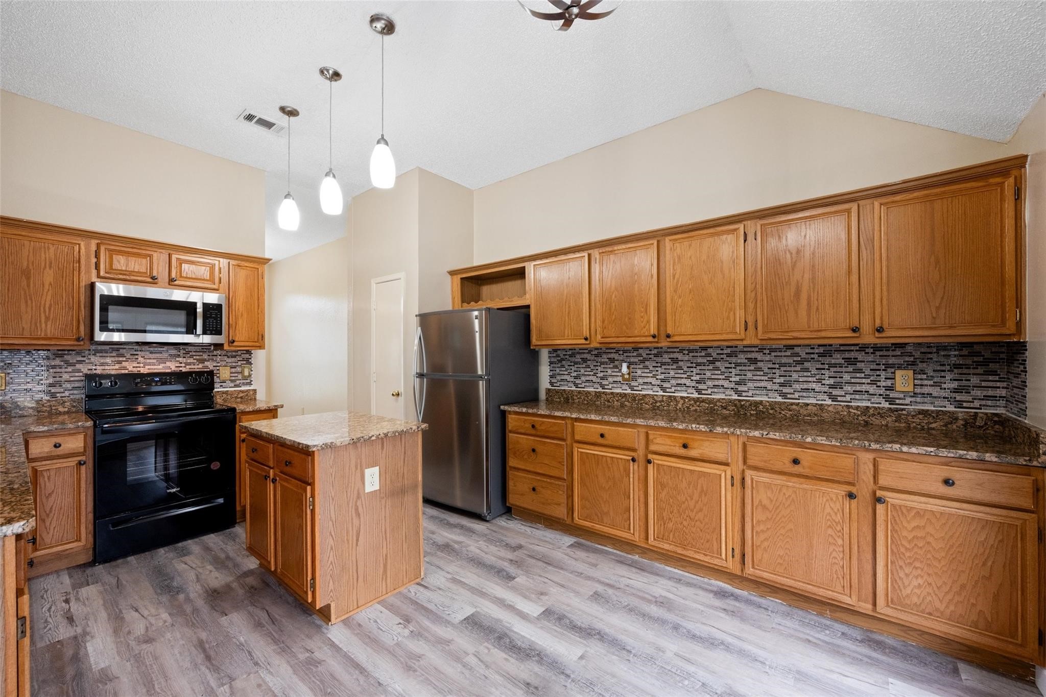 4241 Briar Hill Drive Grand Prairie TX 75052