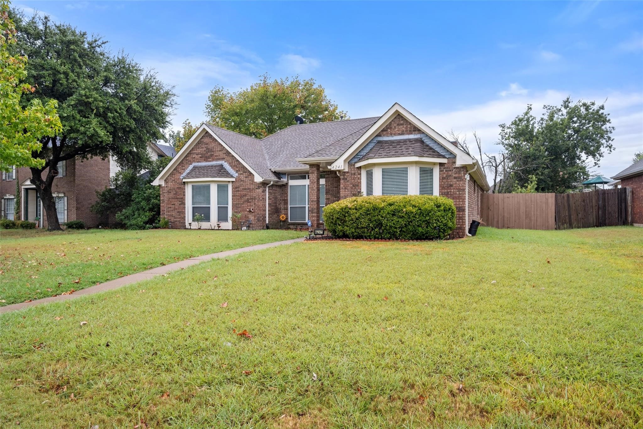 4241 Briar Hill Drive Grand Prairie TX 75052