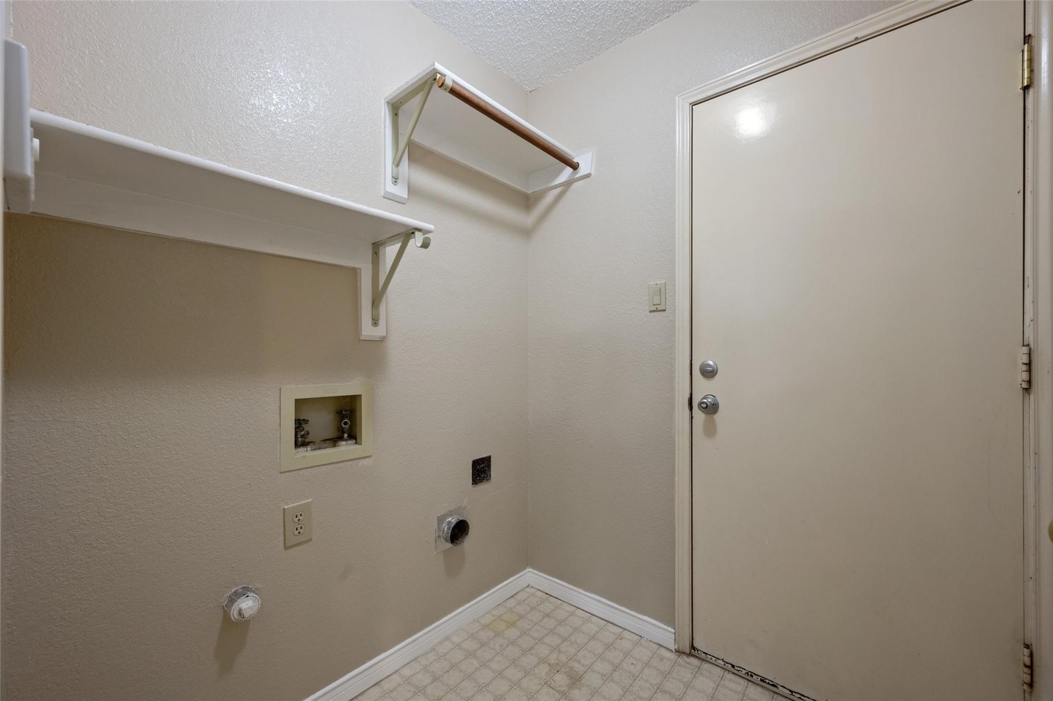 4241 Briar Hill Drive Grand Prairie TX 75052