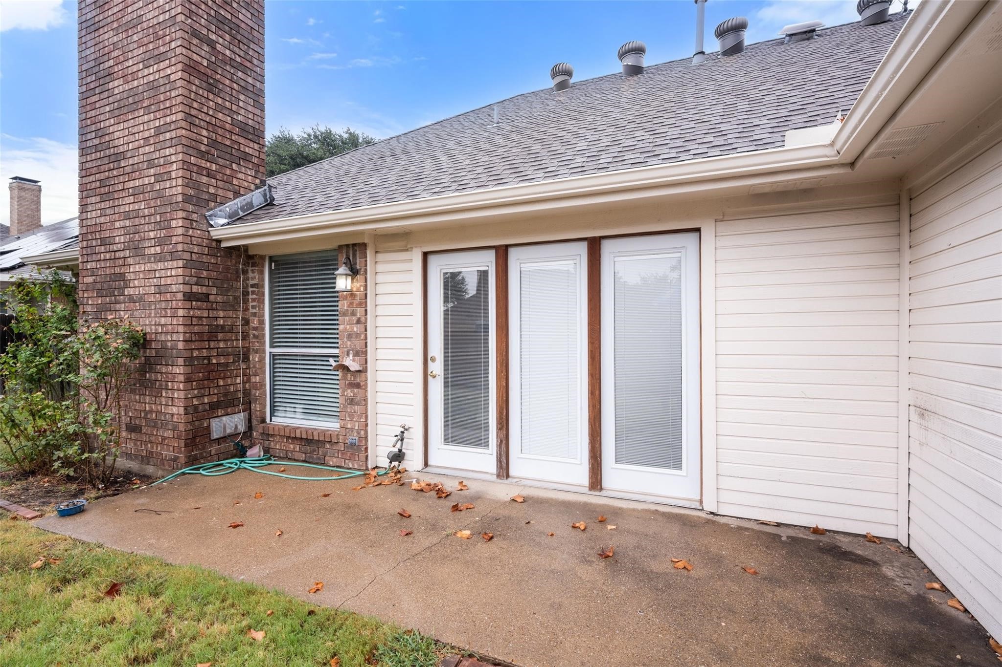 4241 Briar Hill Drive Grand Prairie TX 75052